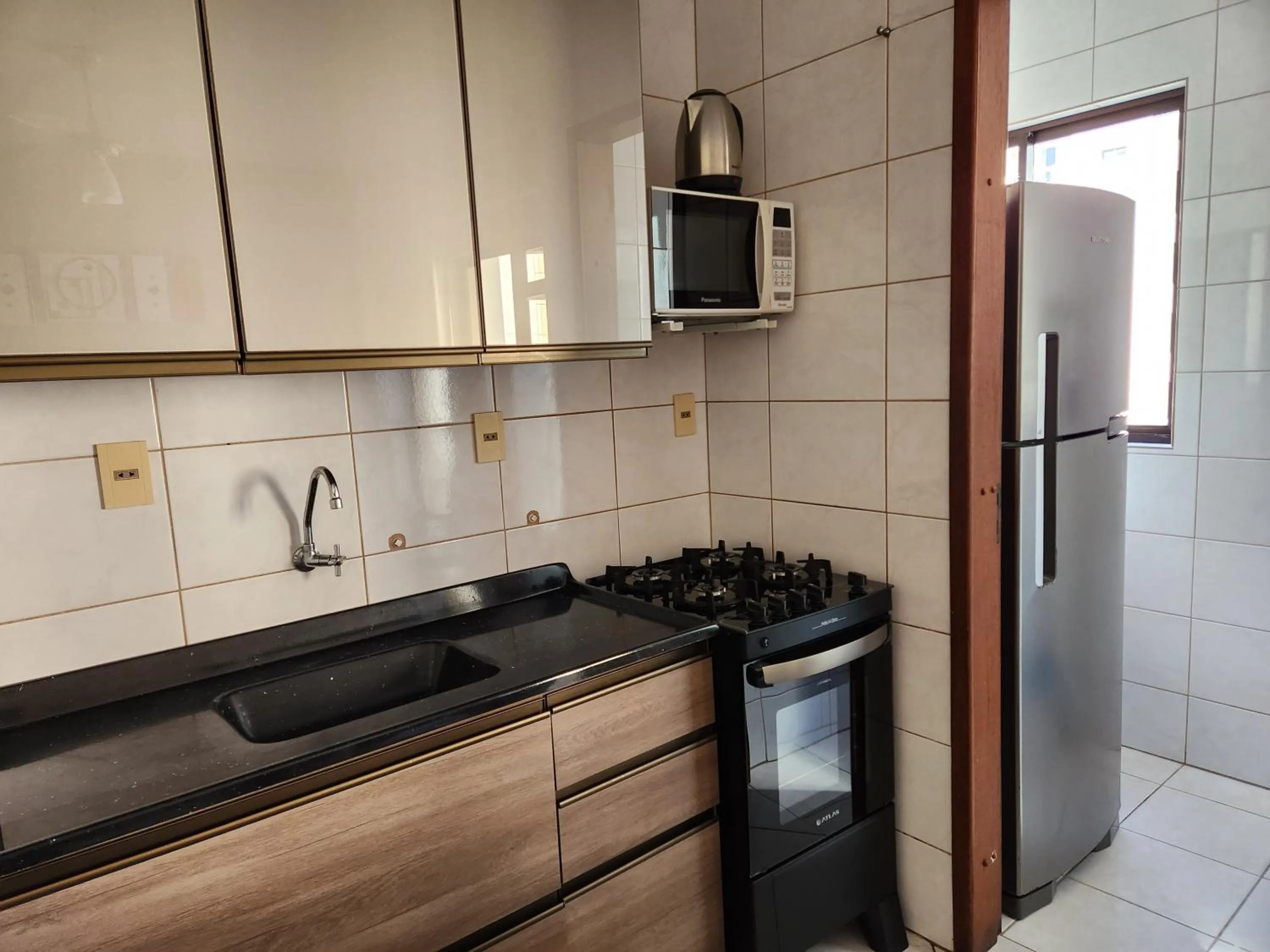 2 quartos a 200mts praia Central, GARAGEM, CHURRASQUEIRA, WI-FI 90 Mbps, PET FRIENDLY