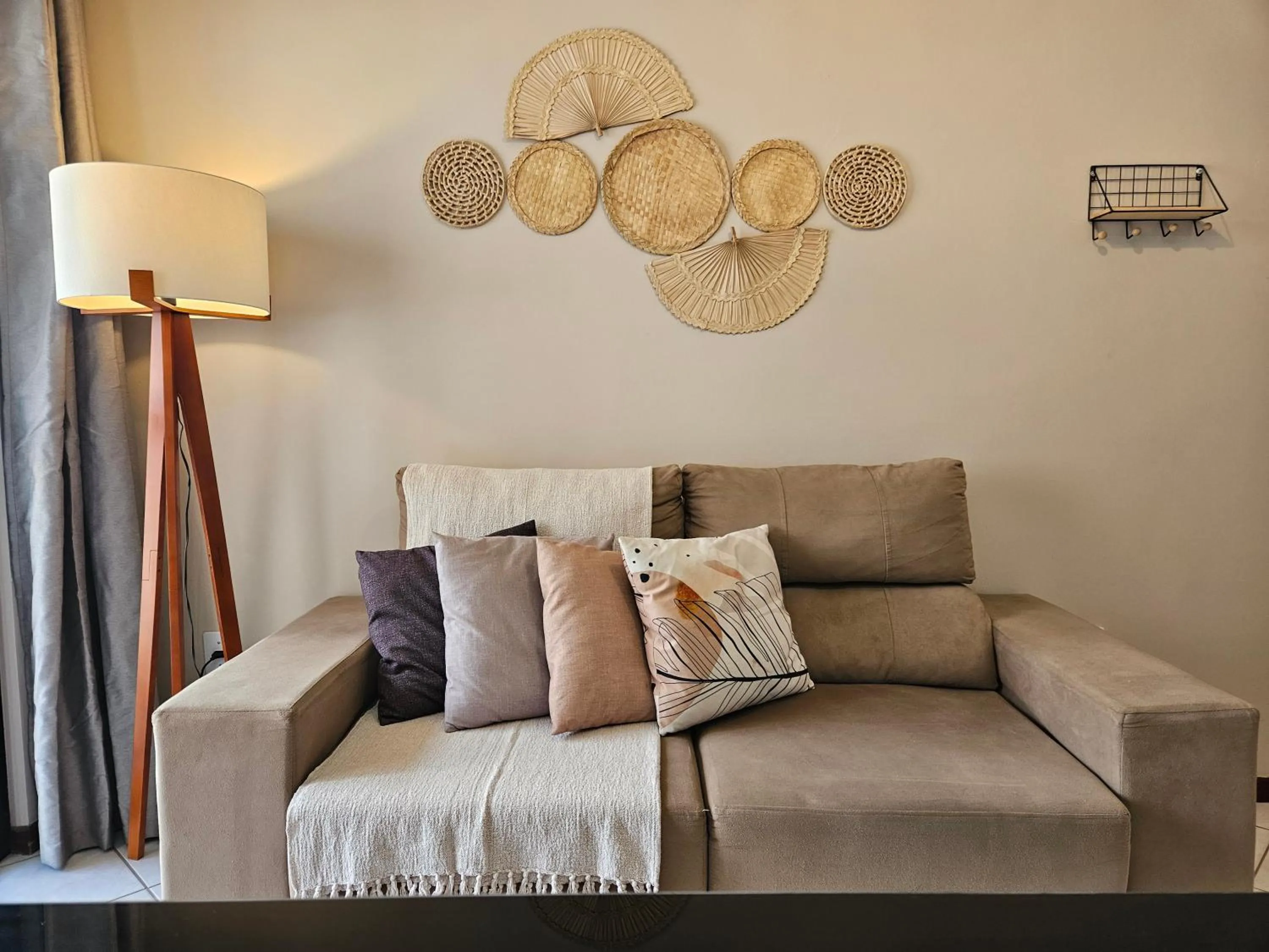 2 quartos a 200mts praia Central, GARAGEM, CHURRASQUEIRA, WI-FI 90 Mbps, PET FRIENDLY