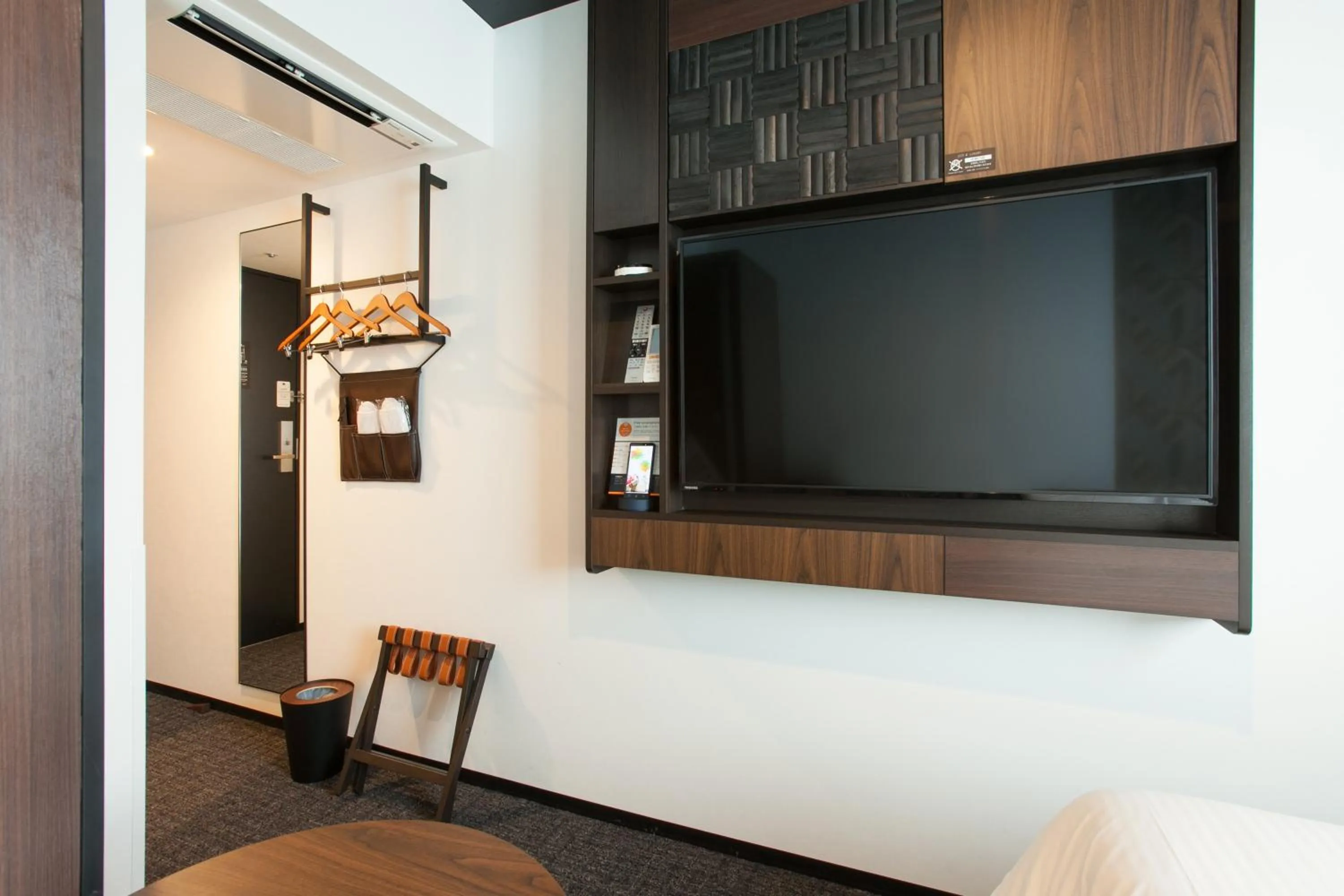 TV and multimedia in Henn na Hotel Tokyo Akasaka