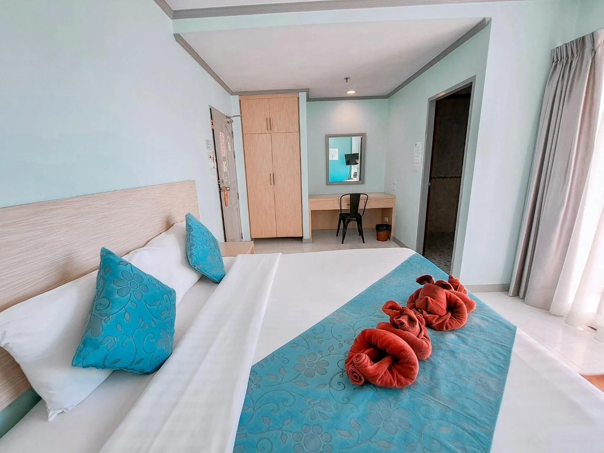 Bedroom, Bed in Thipurai City Hotel