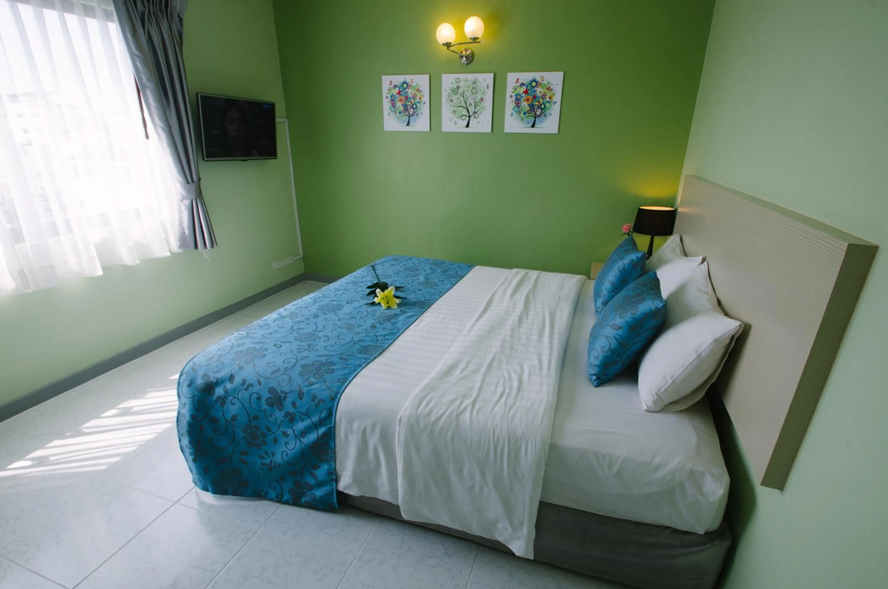 Bed in Thipurai City Hotel