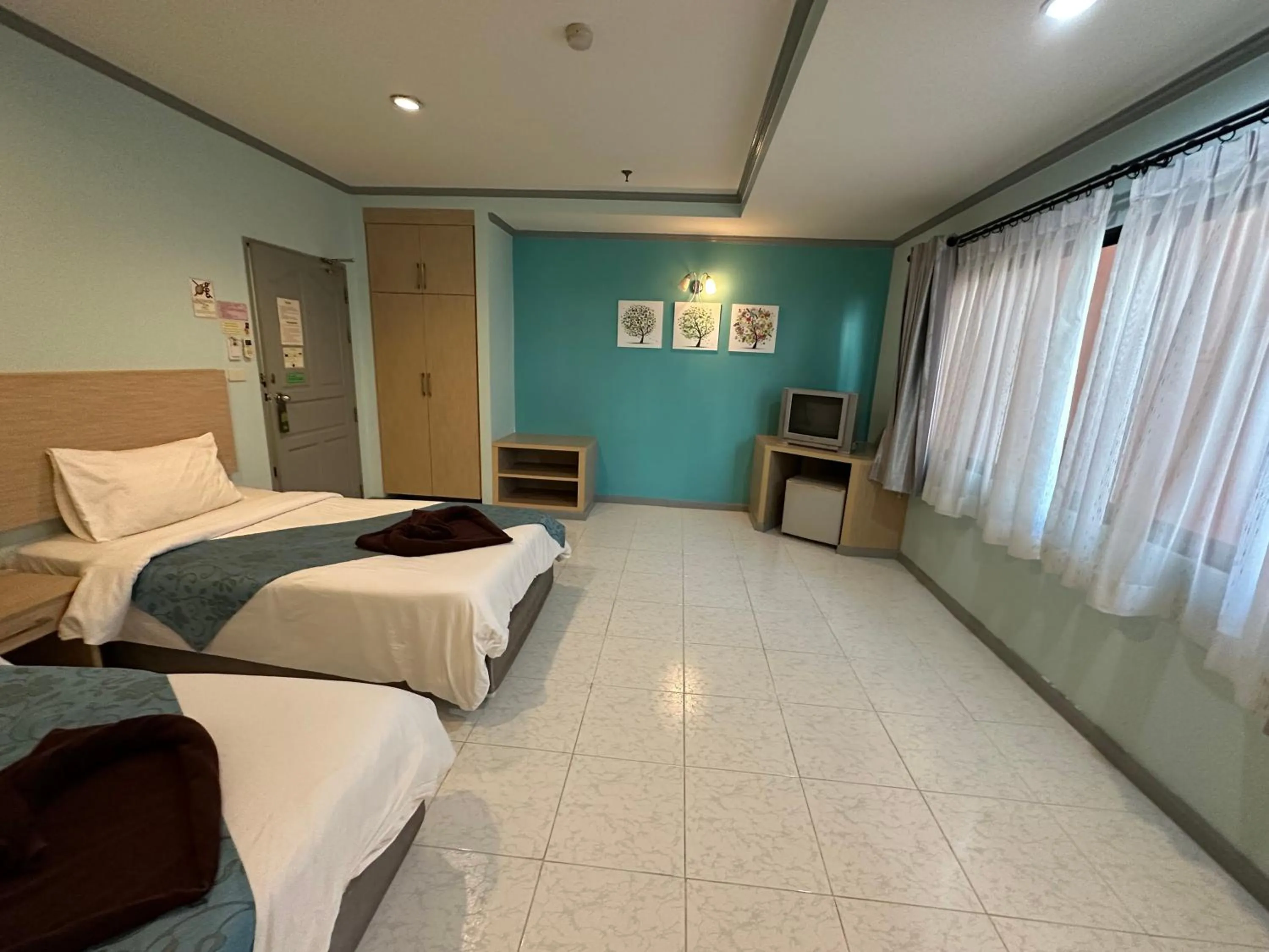 Bedroom, Bed in Thipurai City Hotel