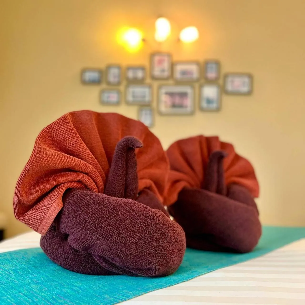 Bed in Thipurai City Hotel