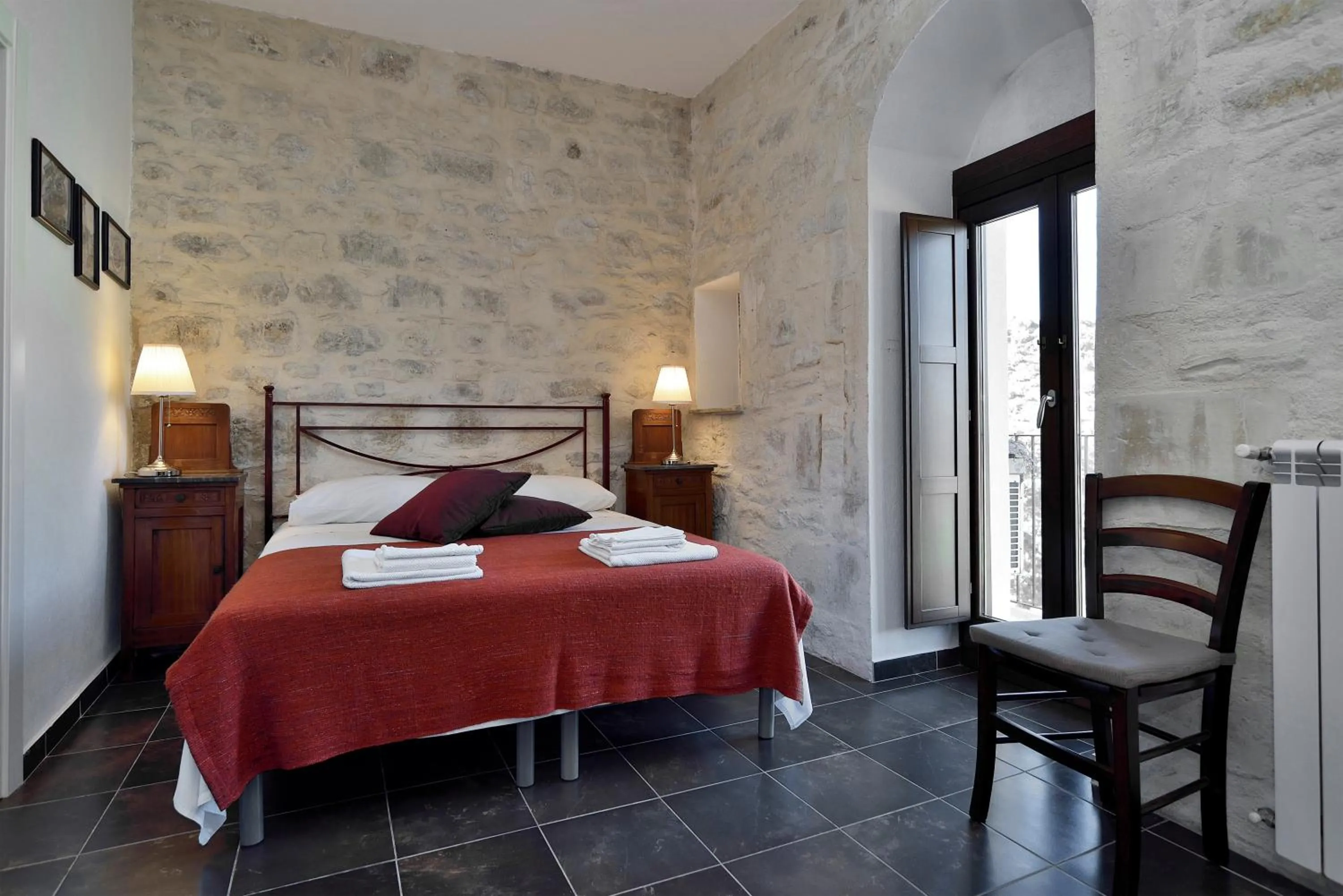 Photo of the whole room in Le Luci su Ibla - Ospitalità con vista