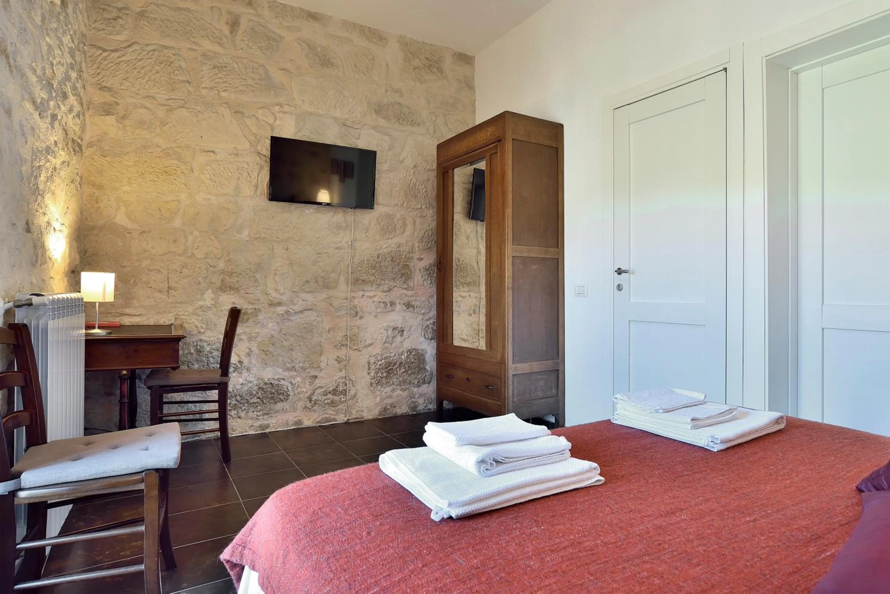 Photo of the whole room in Le Luci su Ibla - Ospitalità con vista