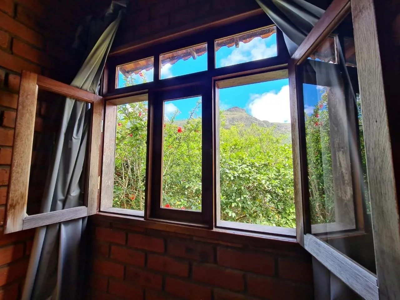 Garden view in Casa da Trilha