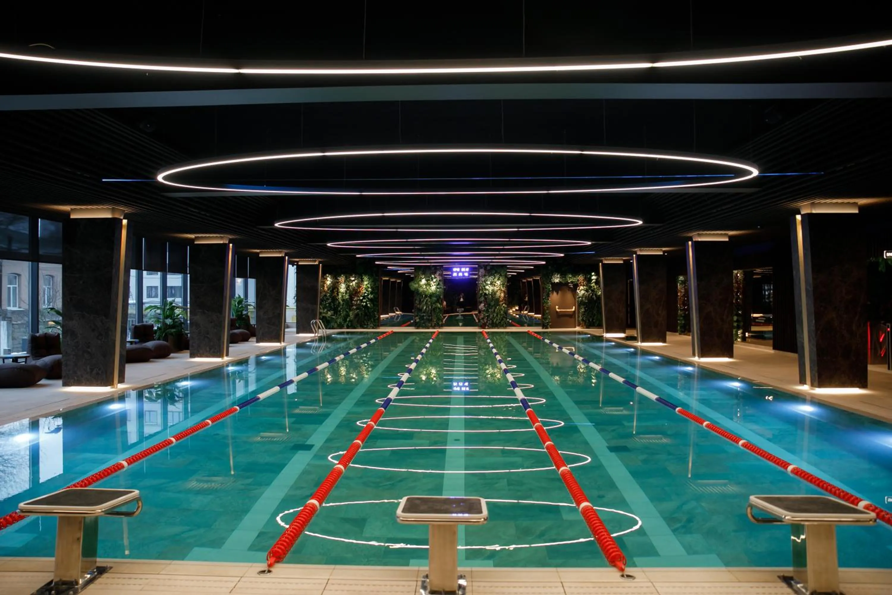 Swimming pool in Tsunami Spa Hotel