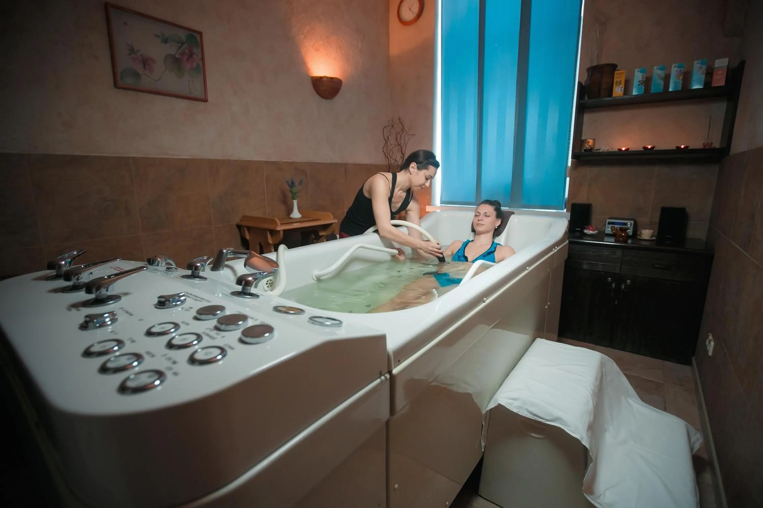 Hot Tub in Tsunami Spa Hotel