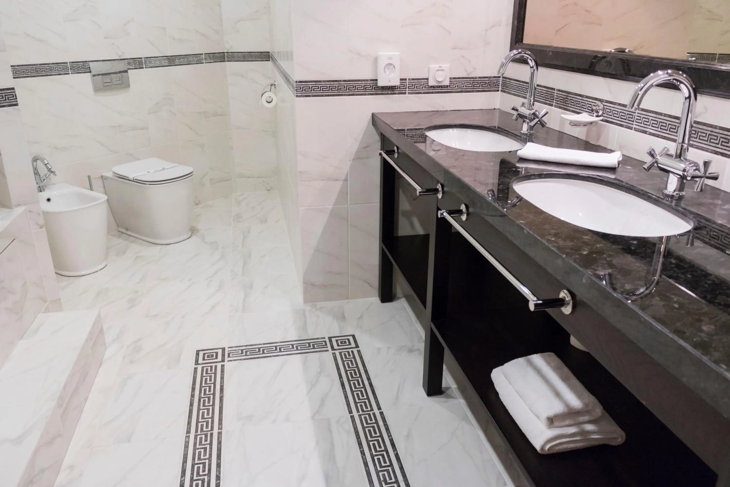 Toilet in Tsunami Spa Hotel