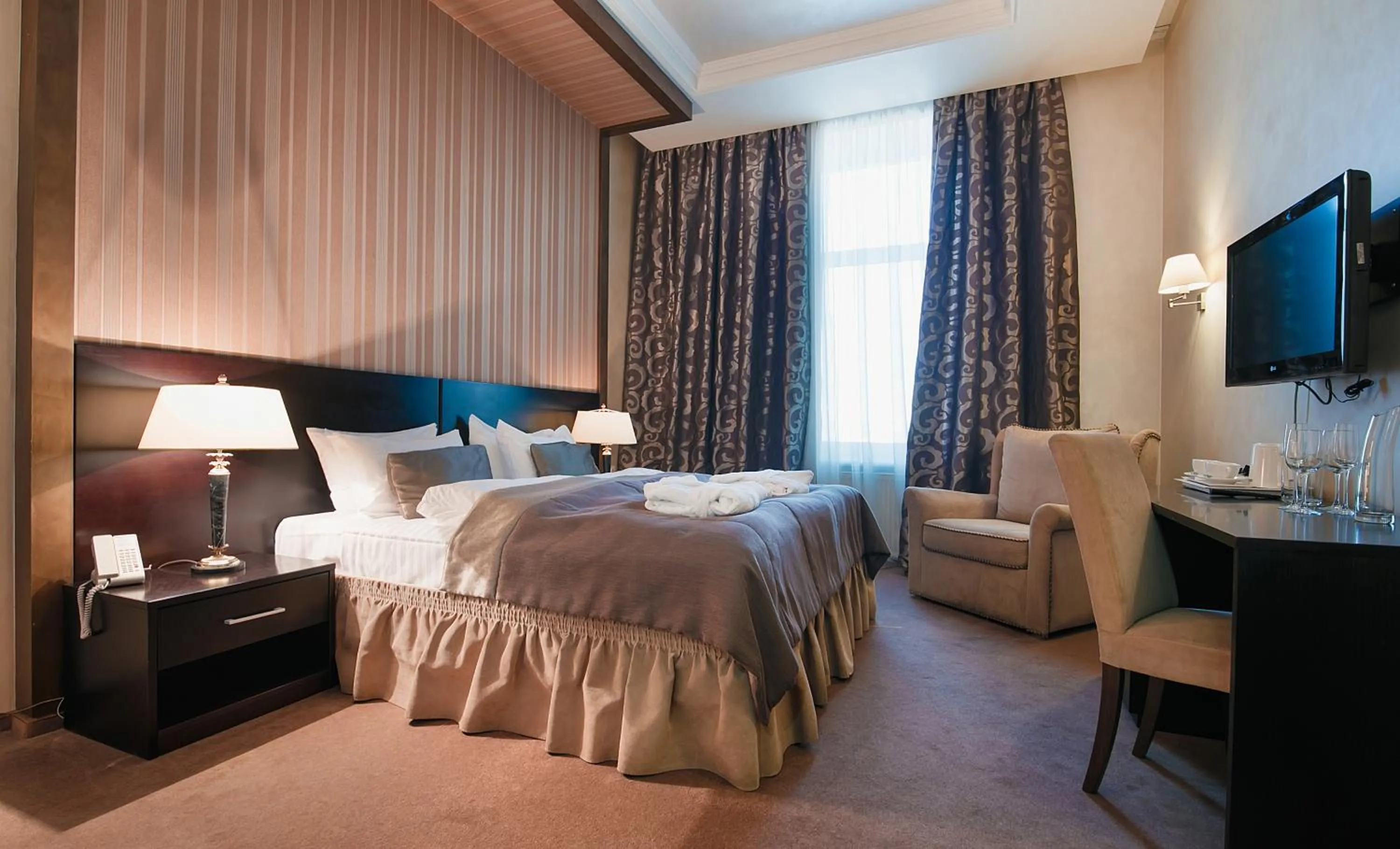 Photo of the whole room, Bed in Tsunami Spa Hotel