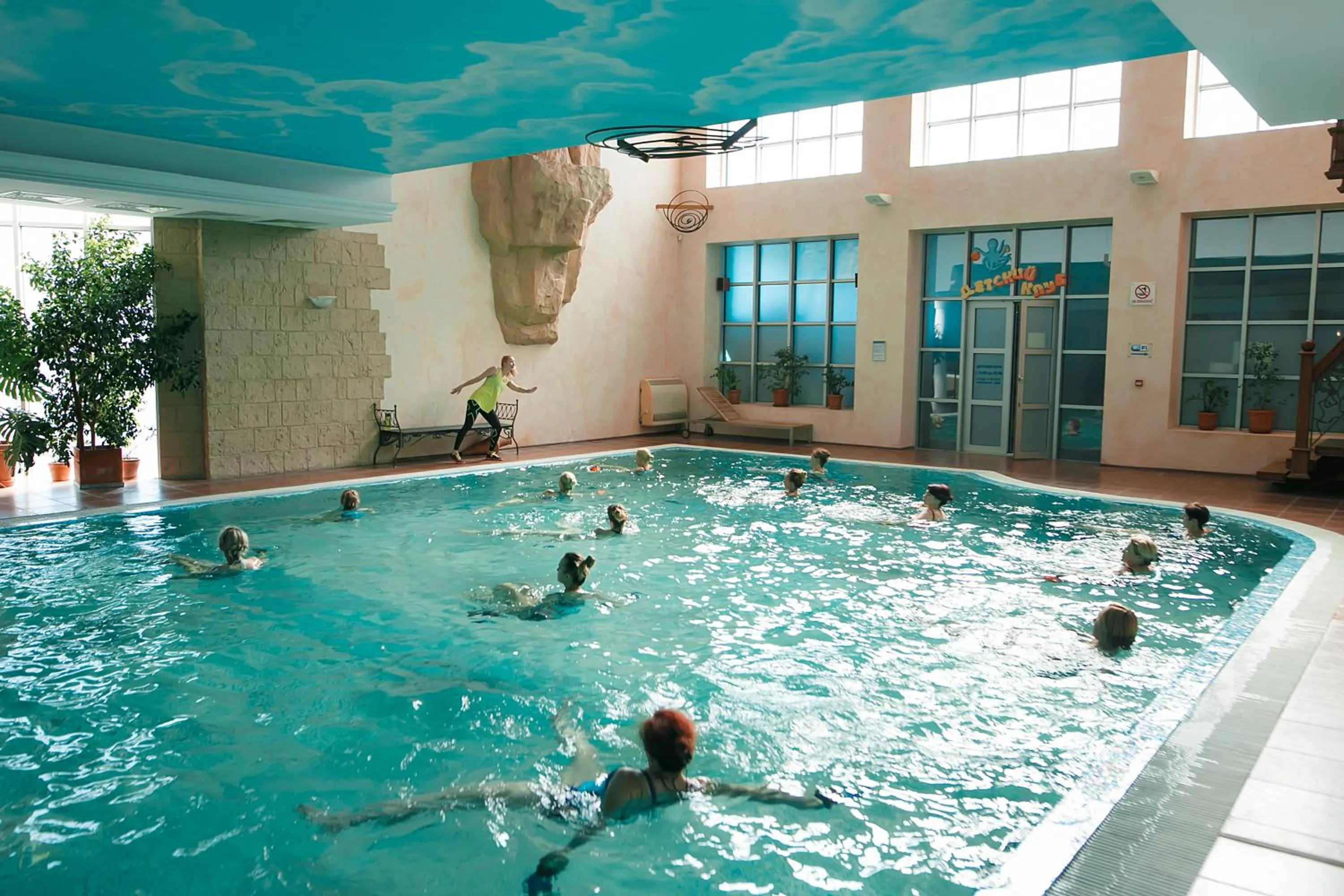 Swimming pool in Tsunami Spa Hotel
