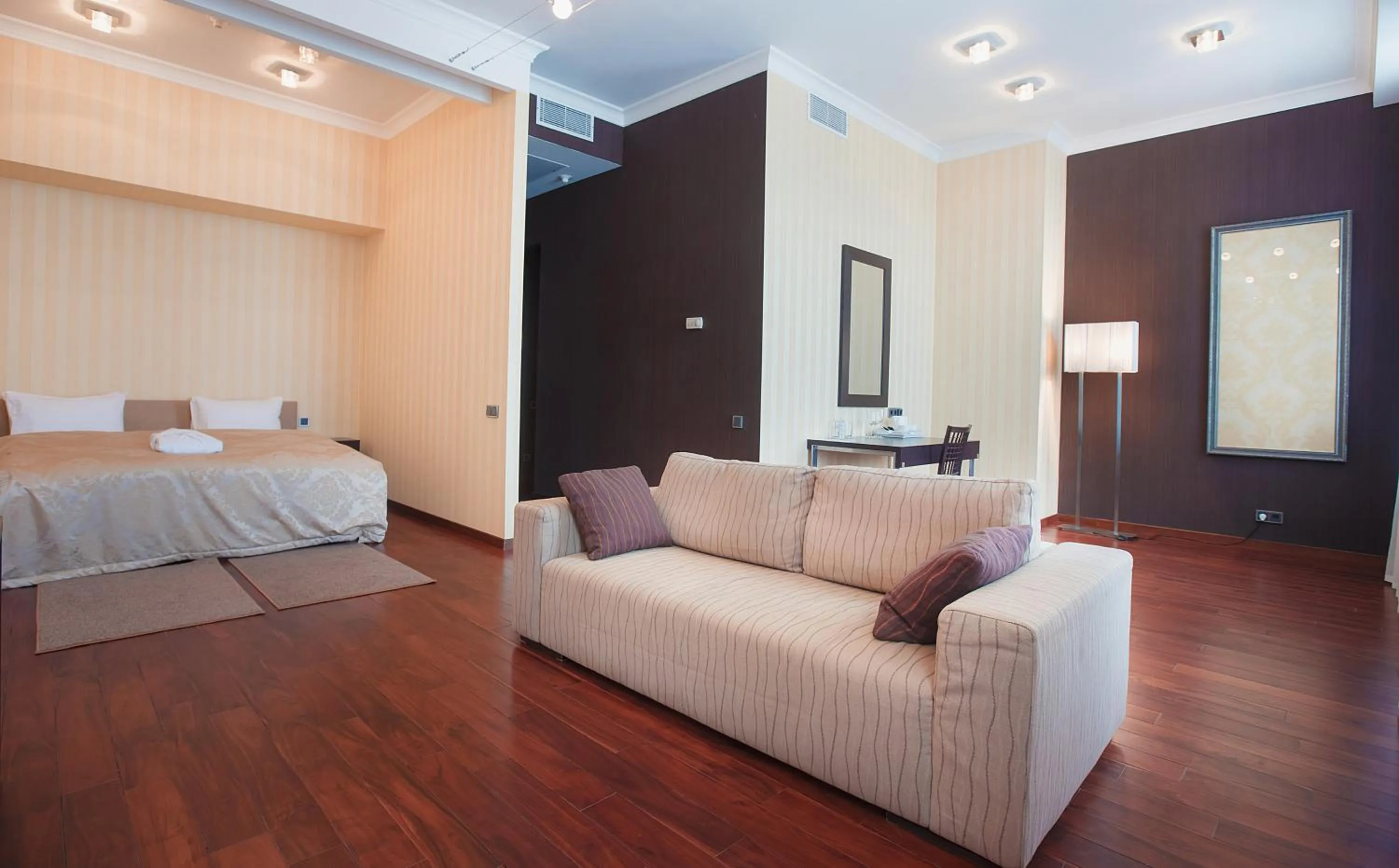 Photo of the whole room, Bed in Tsunami Spa Hotel