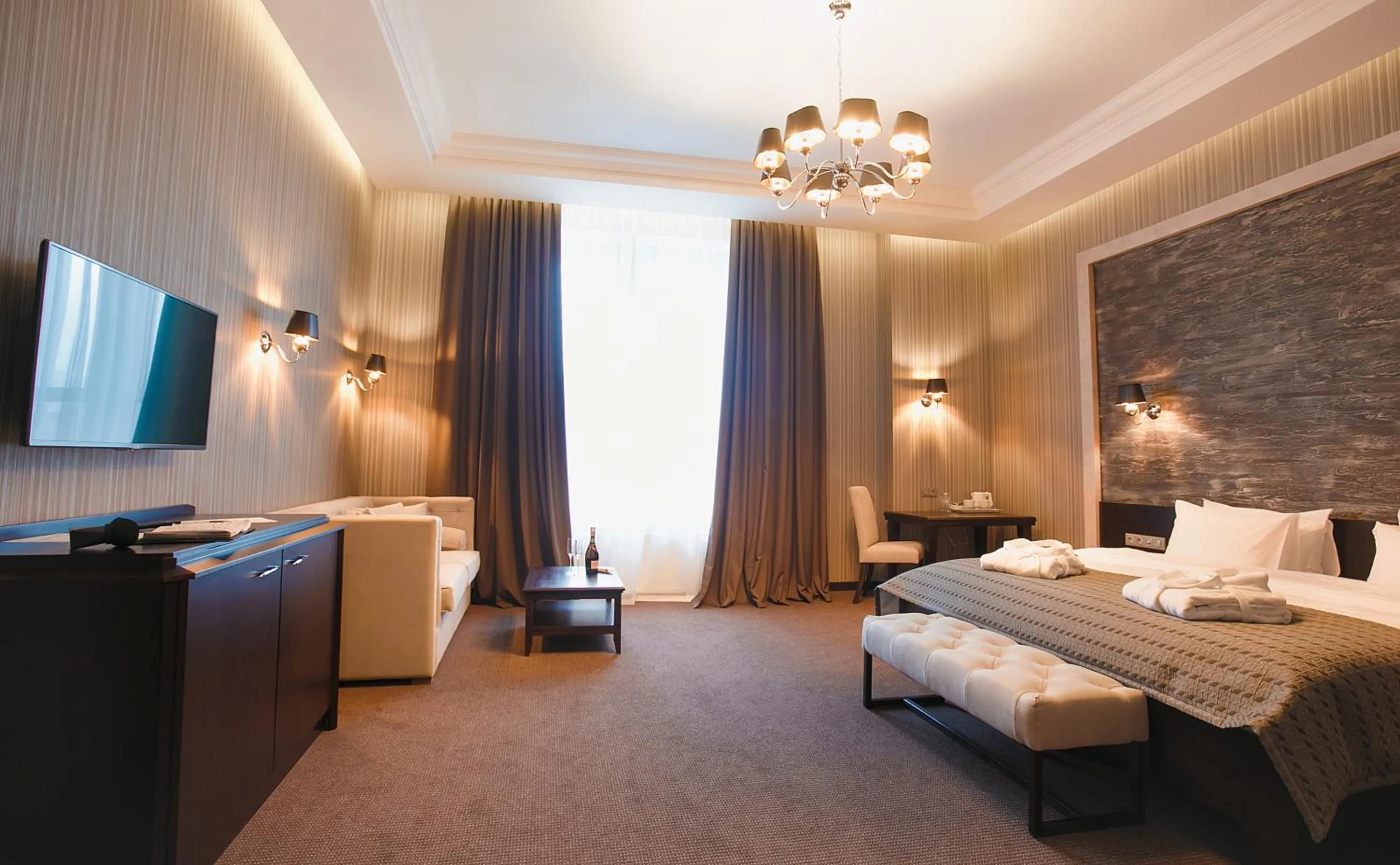 Photo of the whole room, Bed in Tsunami Spa Hotel