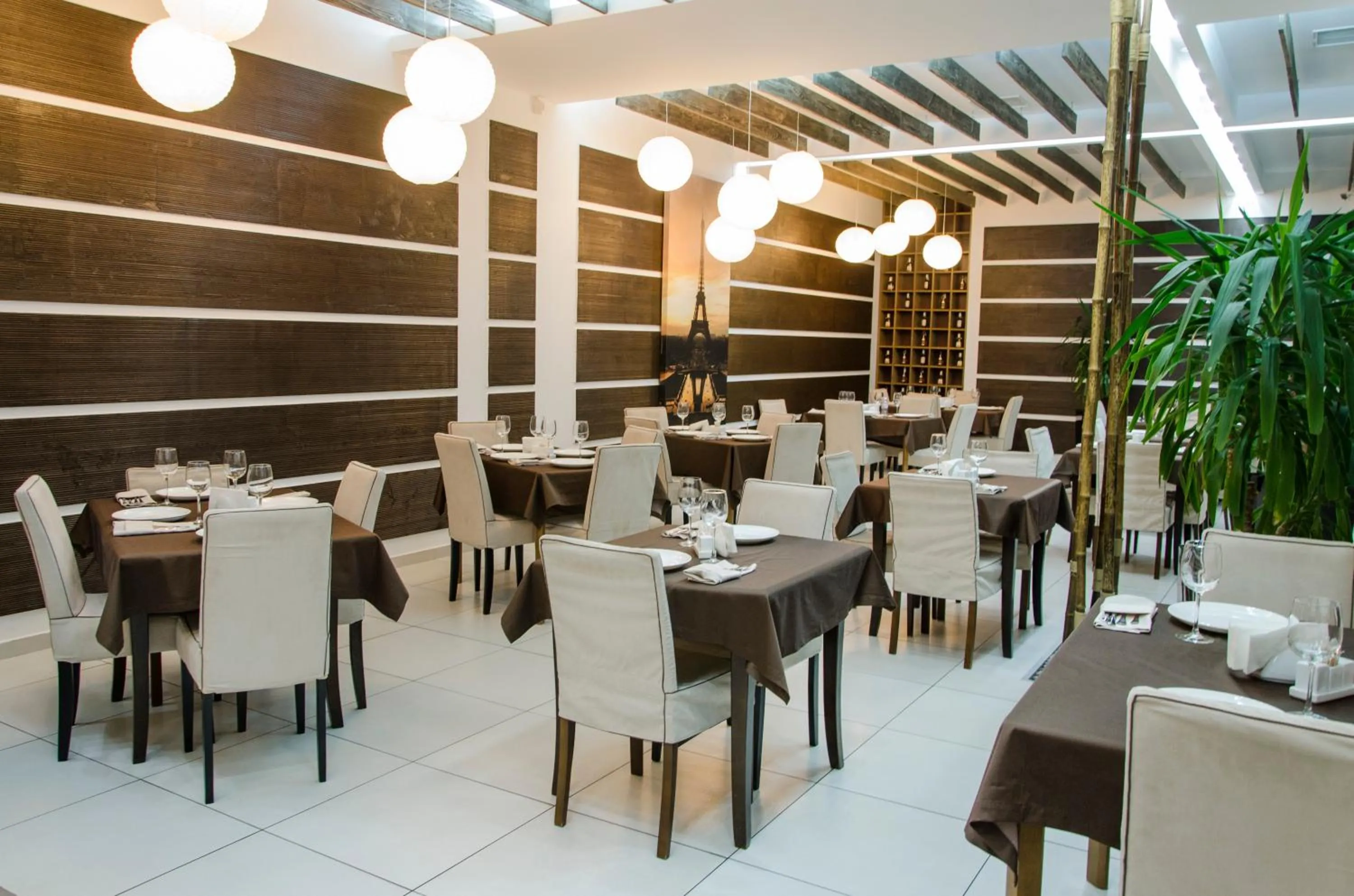 Restaurant/places to eat in Tsunami Spa Hotel