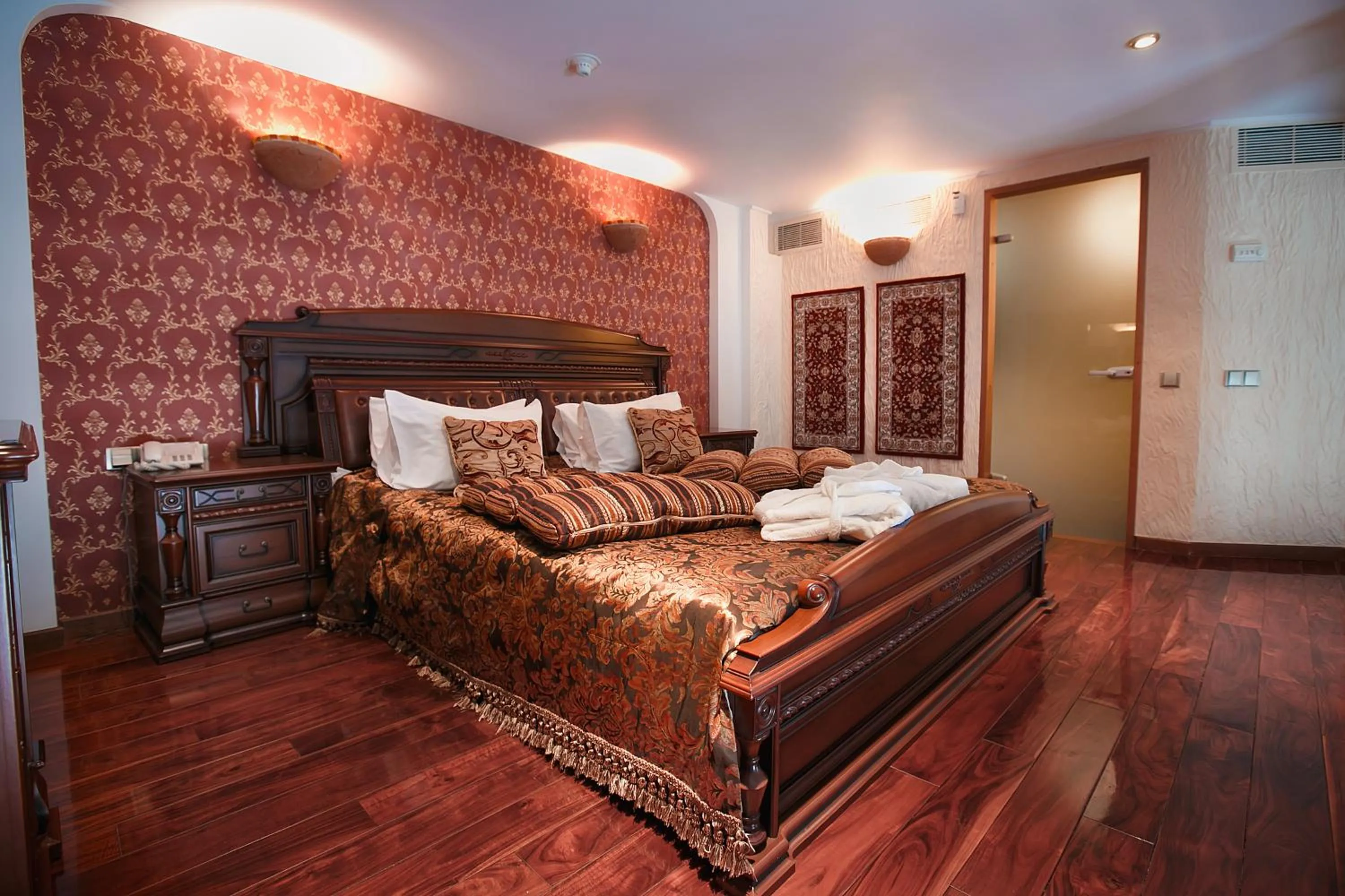 Photo of the whole room, Bed in Tsunami Spa Hotel