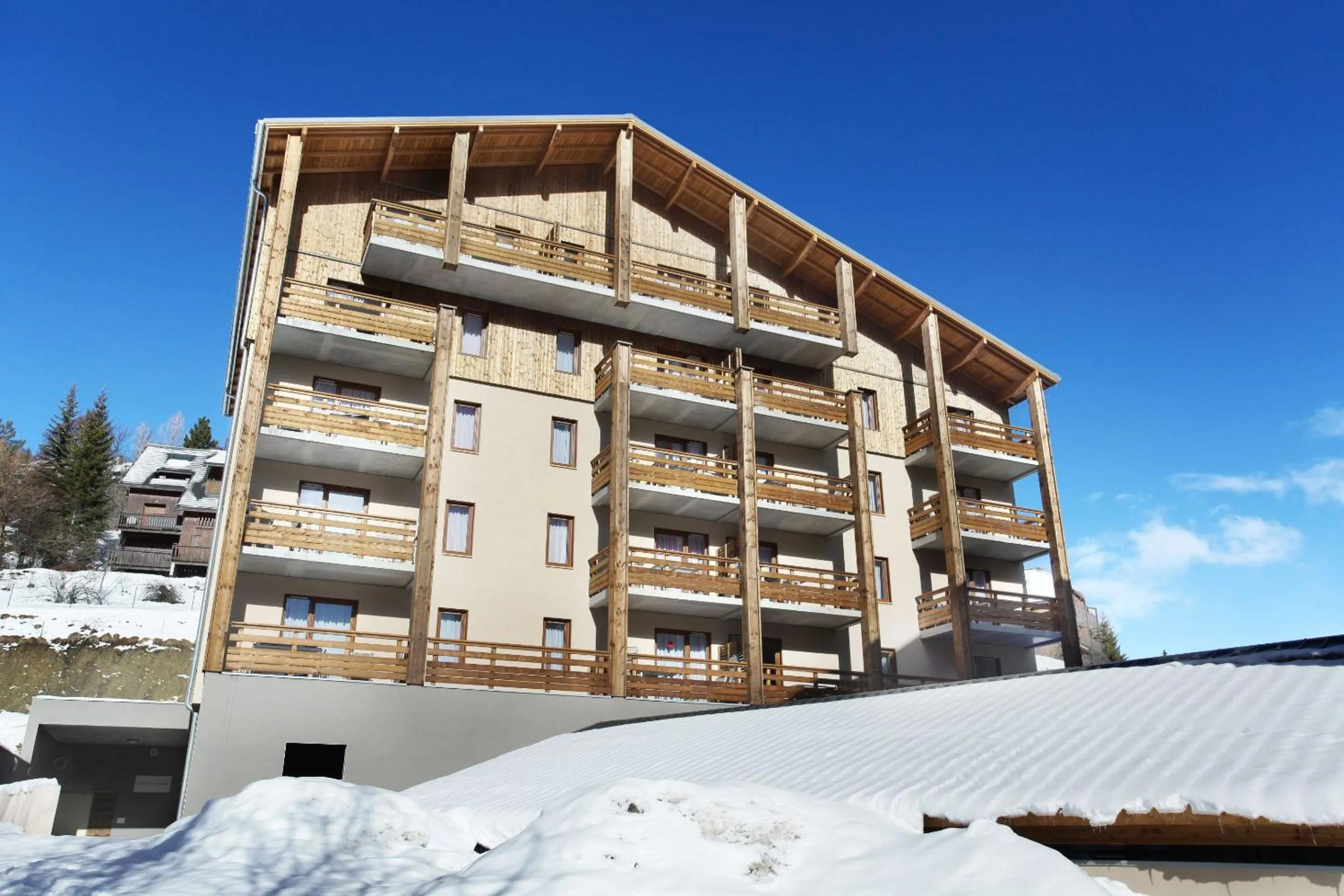 Facade/entrance in Résidence Odalys Le Village de Praroustan