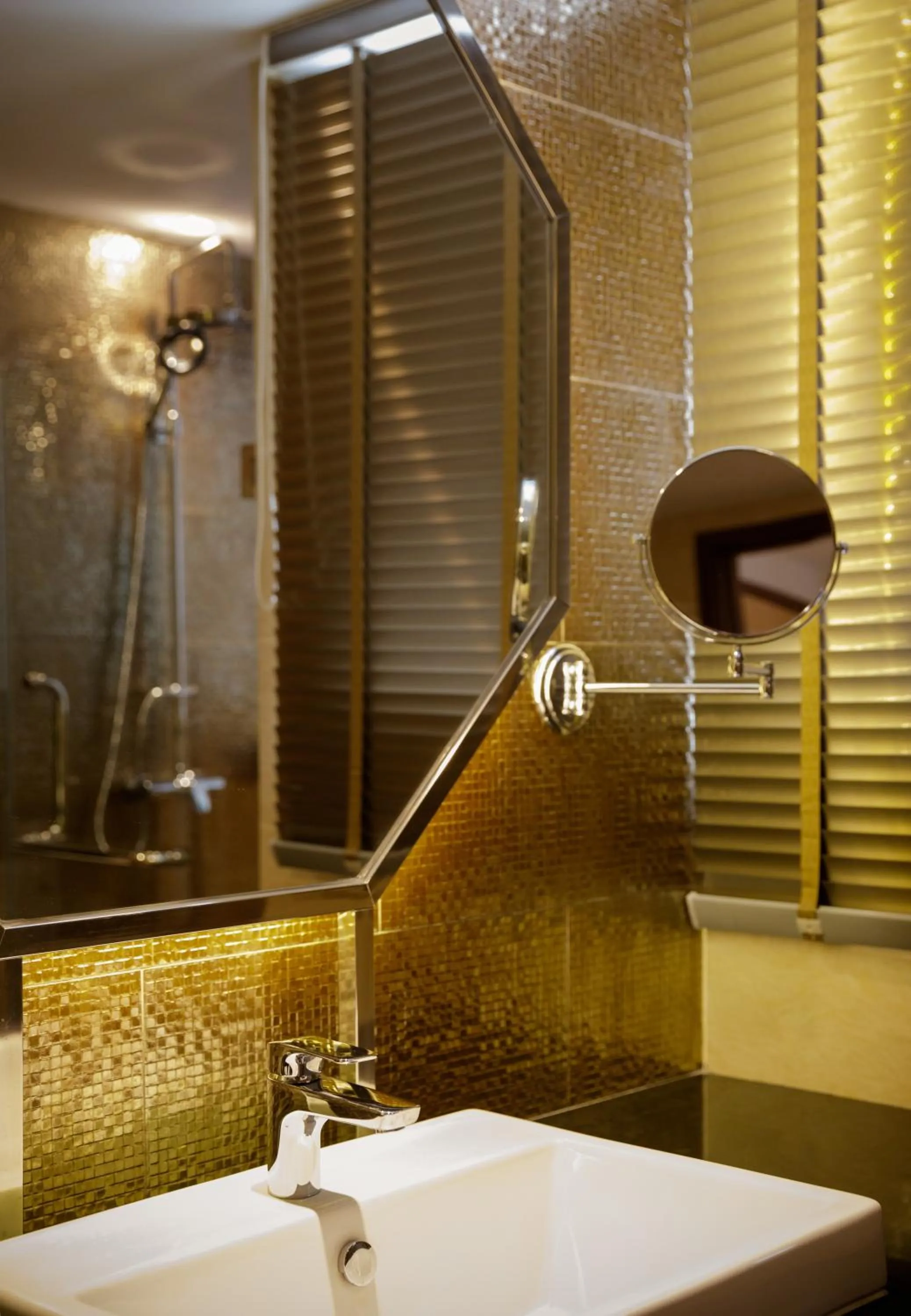 9 SUITE Luxury Boutique Hotel