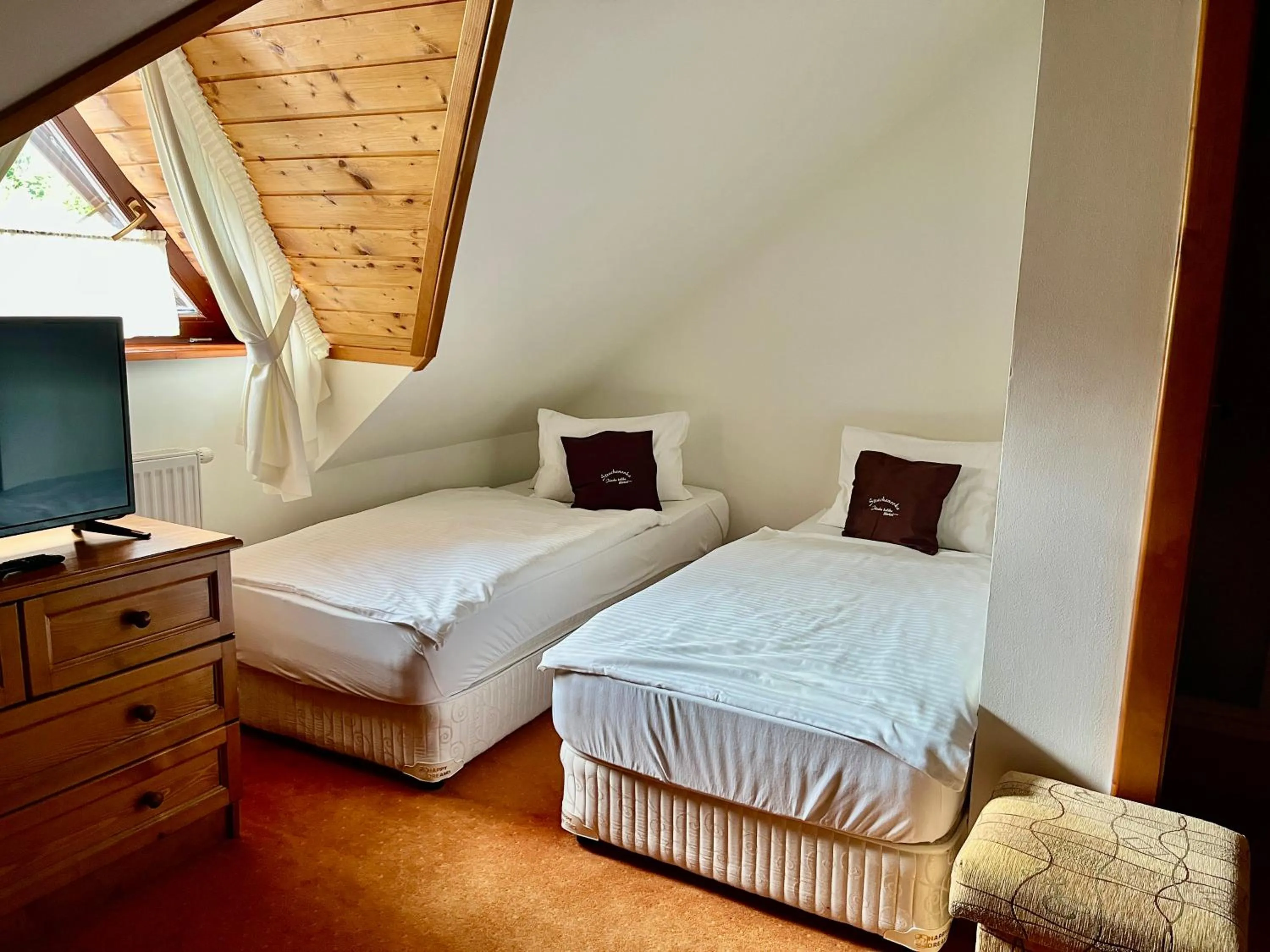 Bed in Hotel Strachanovka - Jánska Koliba