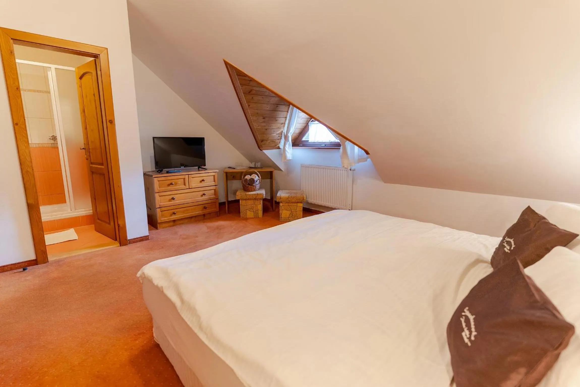 Bed in Hotel Strachanovka - Jánska Koliba