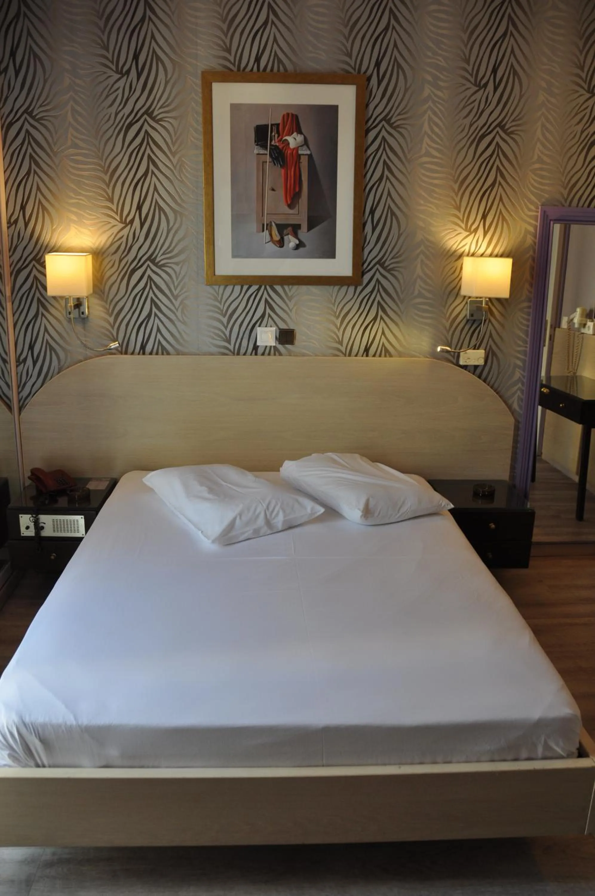 Bed in Eva Hotel Piraeus