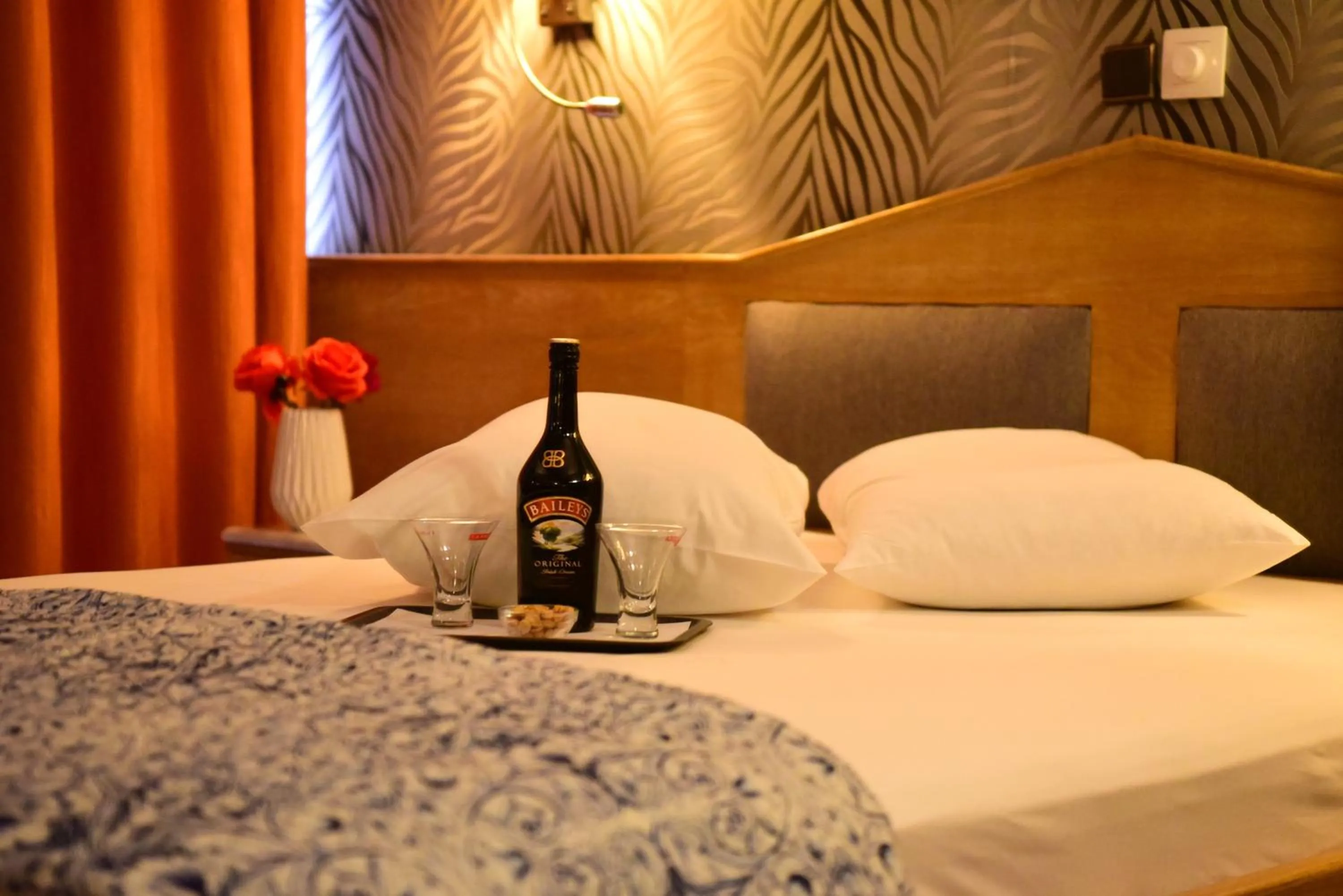 Bedroom, Bed in Eva Hotel Piraeus