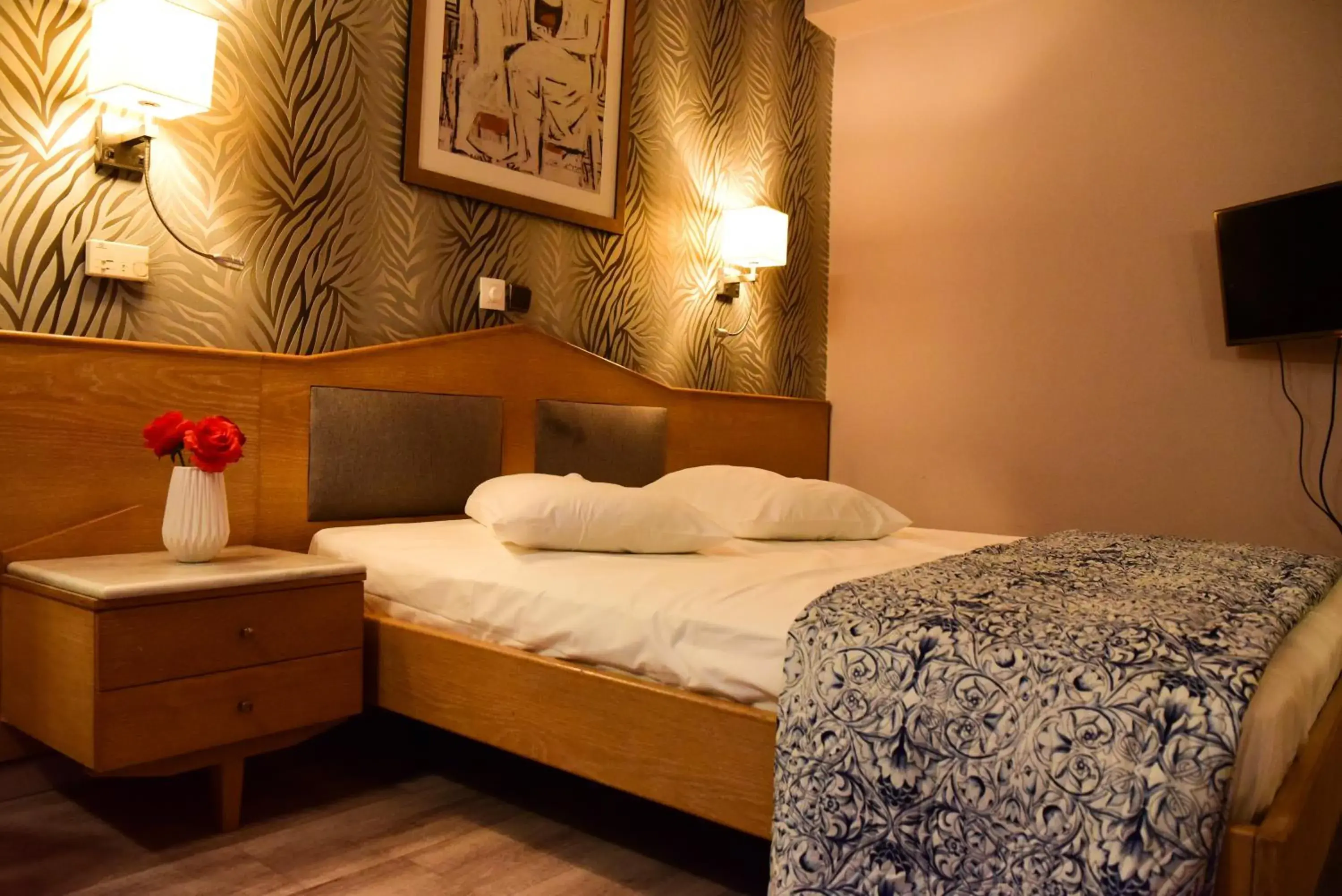 Double Room with Extra Bed in Eva Hotel Piraeus Double Room with Extra Bed in Eva Hotel Piraeus