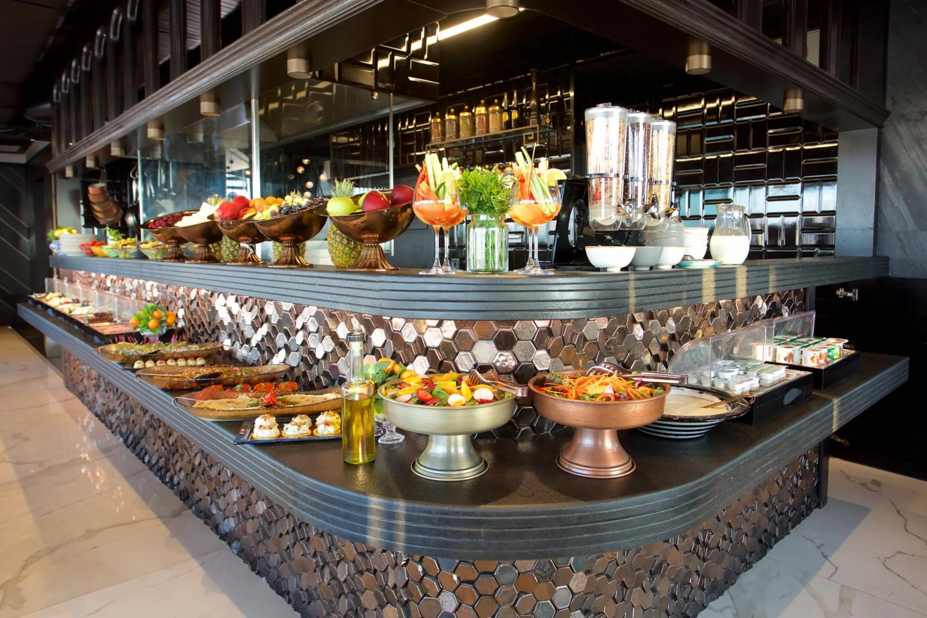 Restaurant/places to eat in Hotel Momento Golden Horn