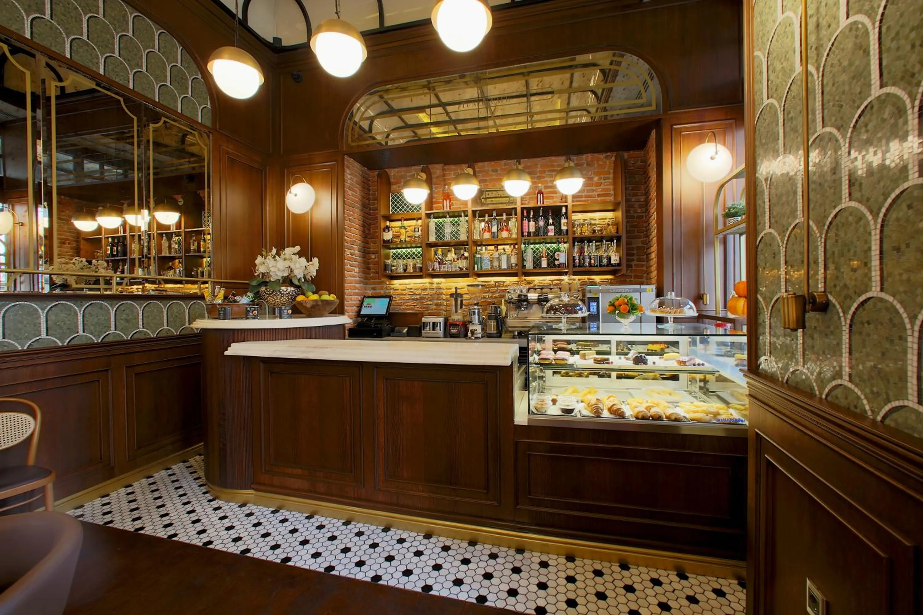 Restaurant/places to eat in Hotel Momento Golden Horn