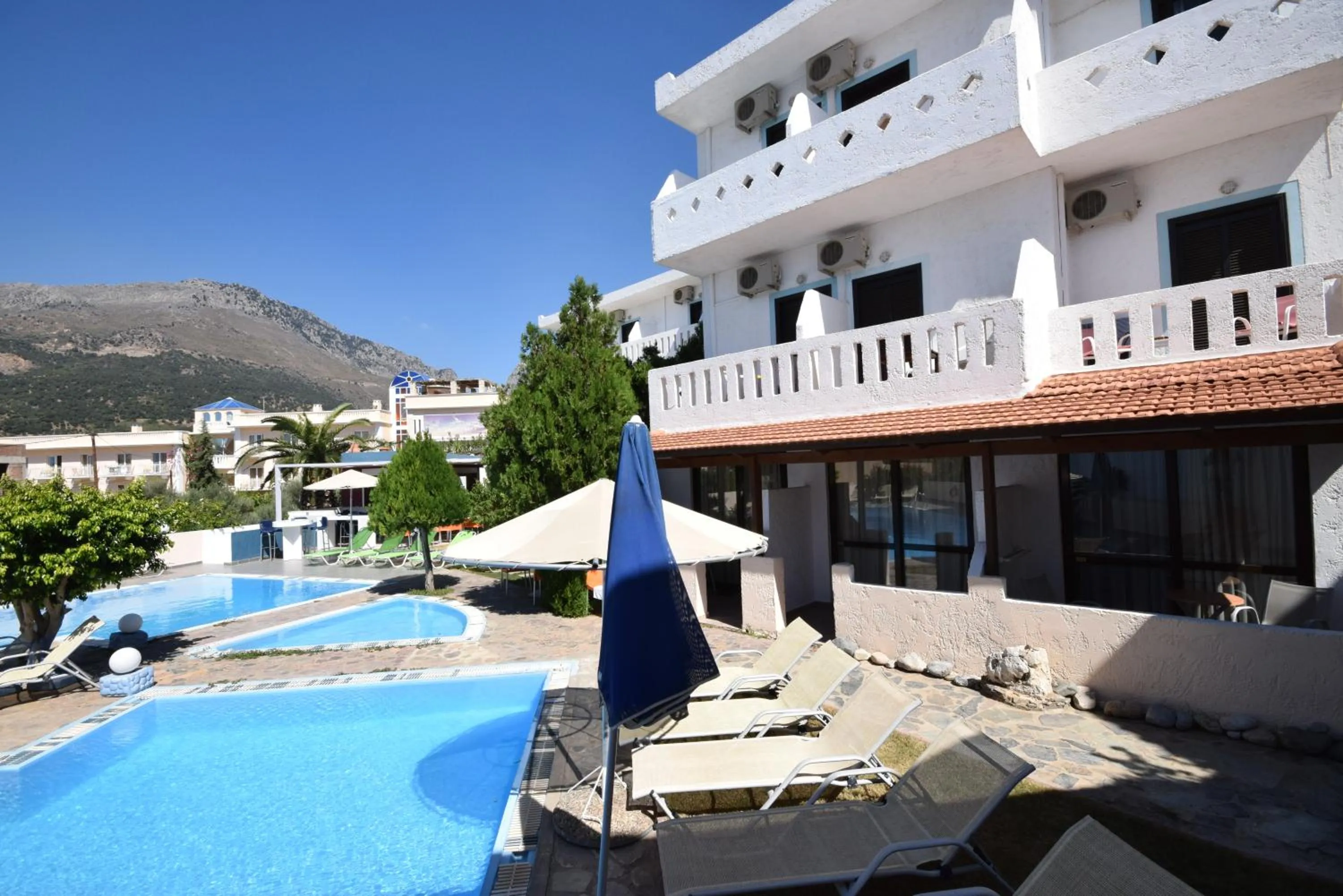 Swimming pool in Myrtis Spa Hotel
