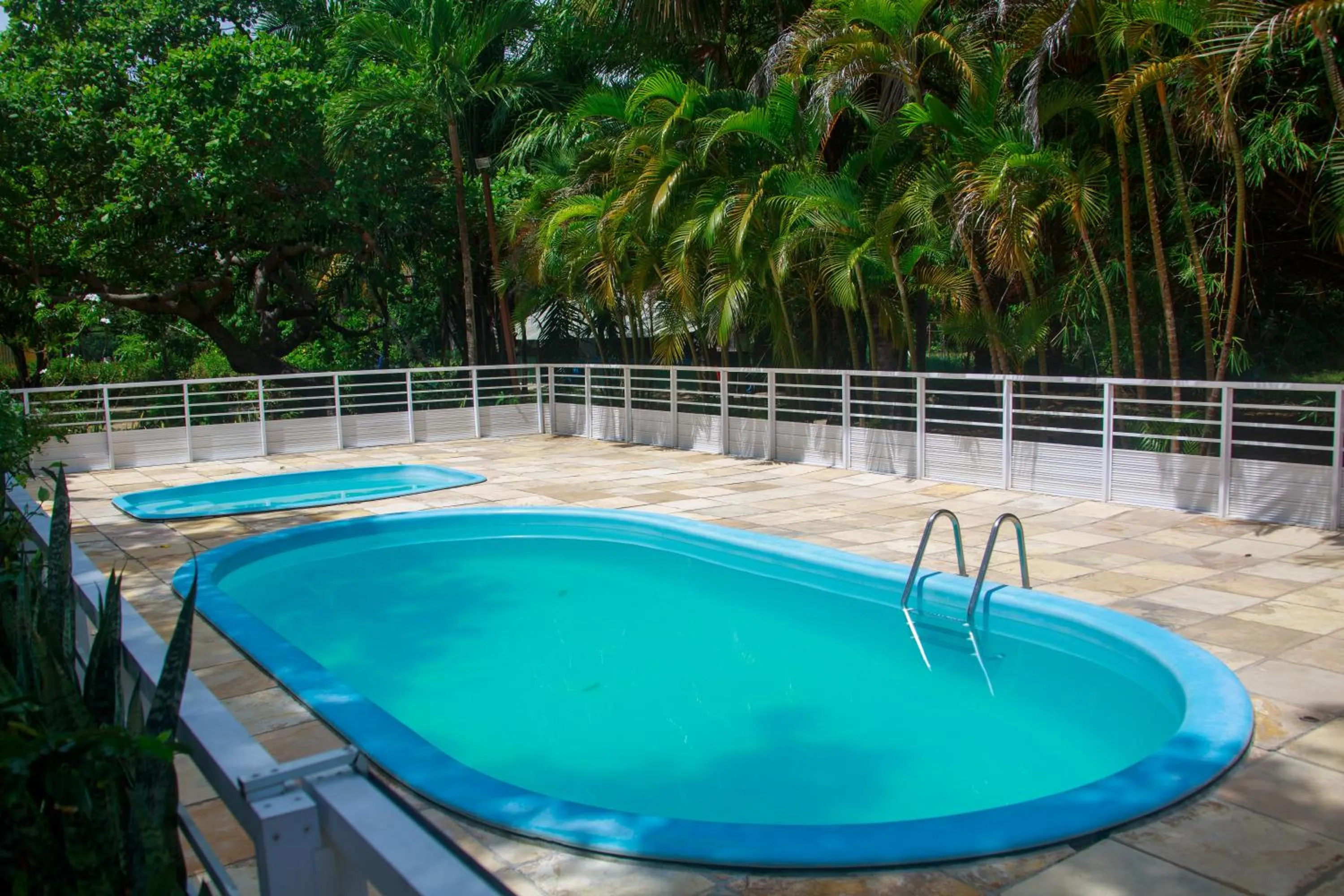 Swimming pool in Pousada Murici