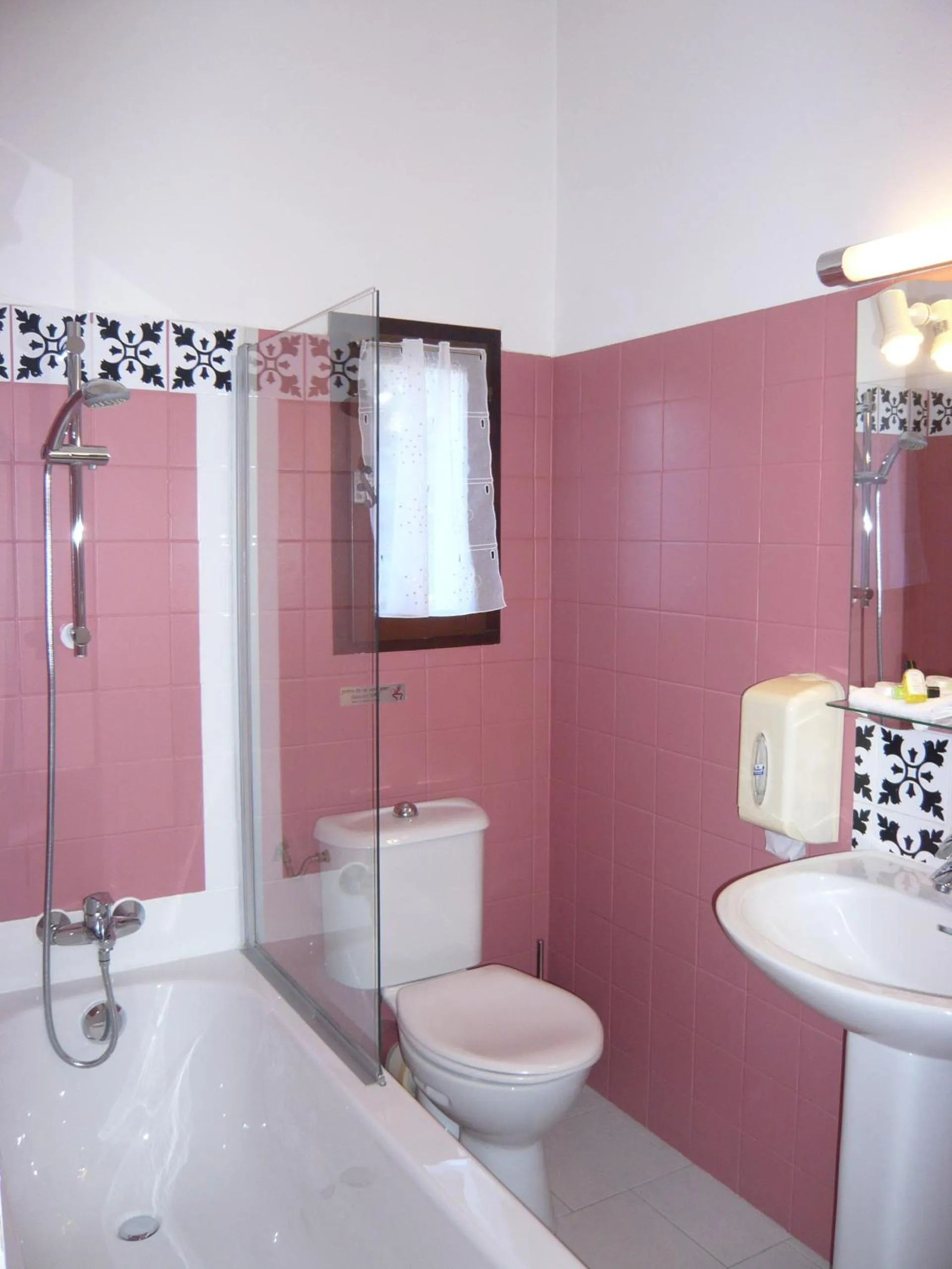 Bathroom in Hotel Mistral