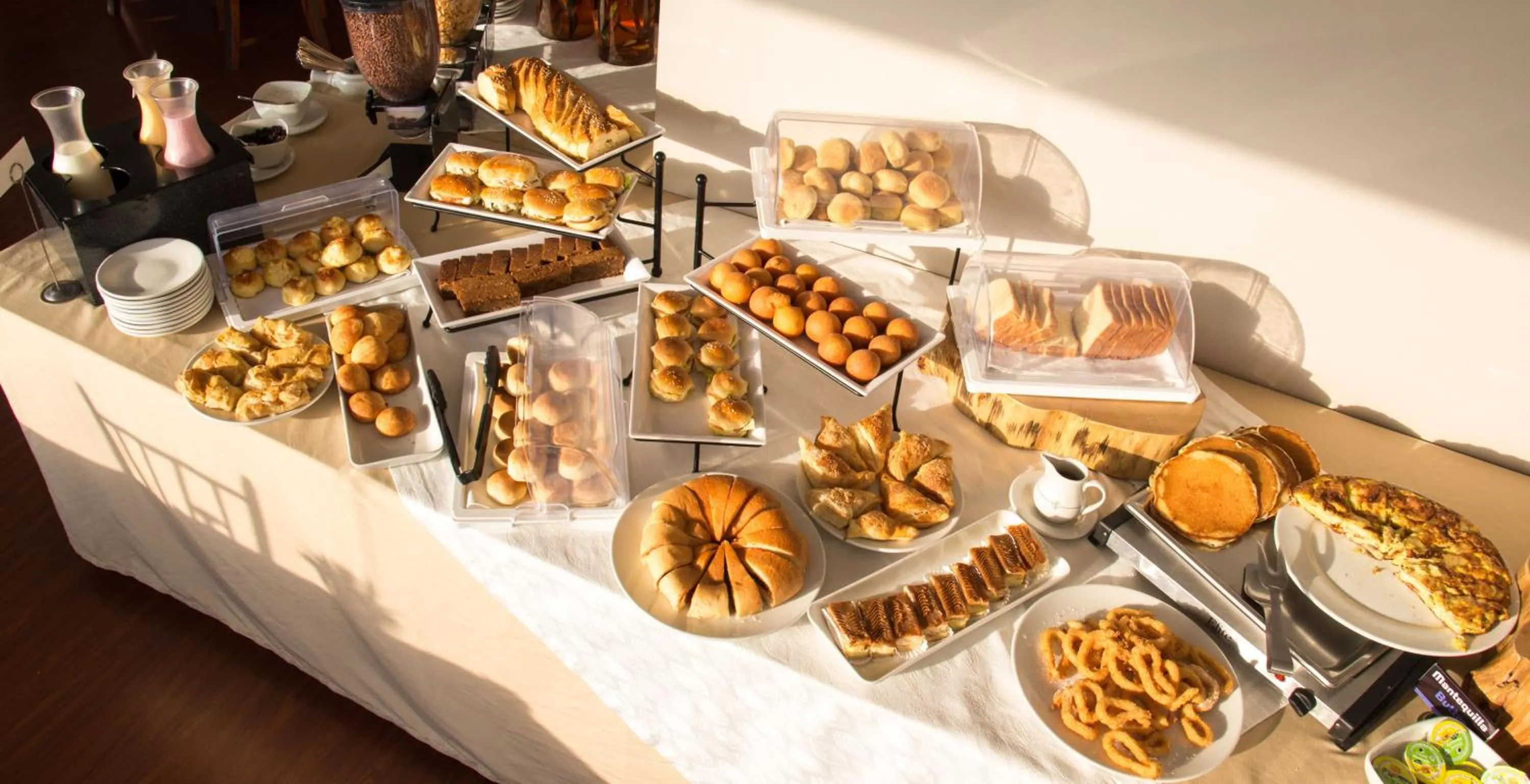 Buffet breakfast in Hotel Carretero