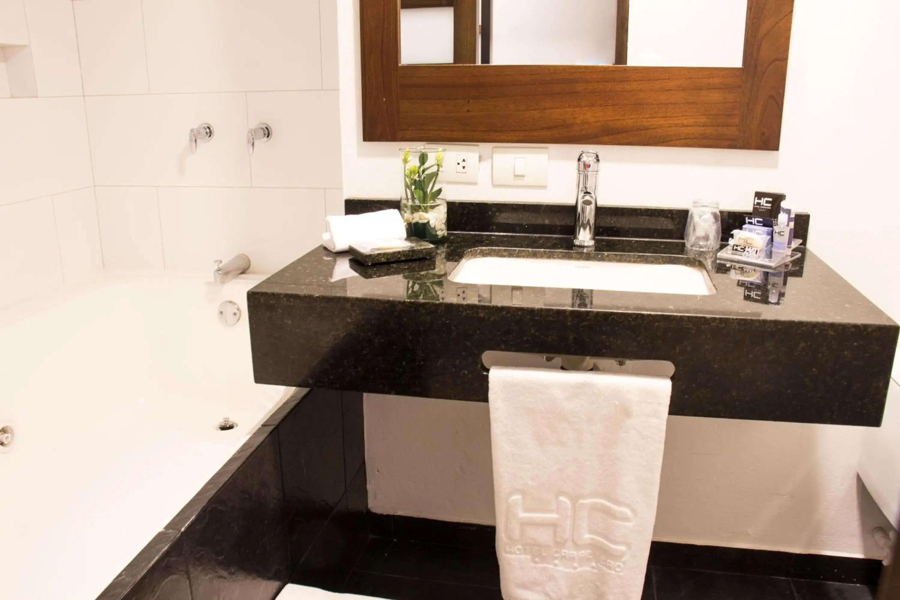 Bathroom in Hotel Carretero Bathroom in Hotel Carretero