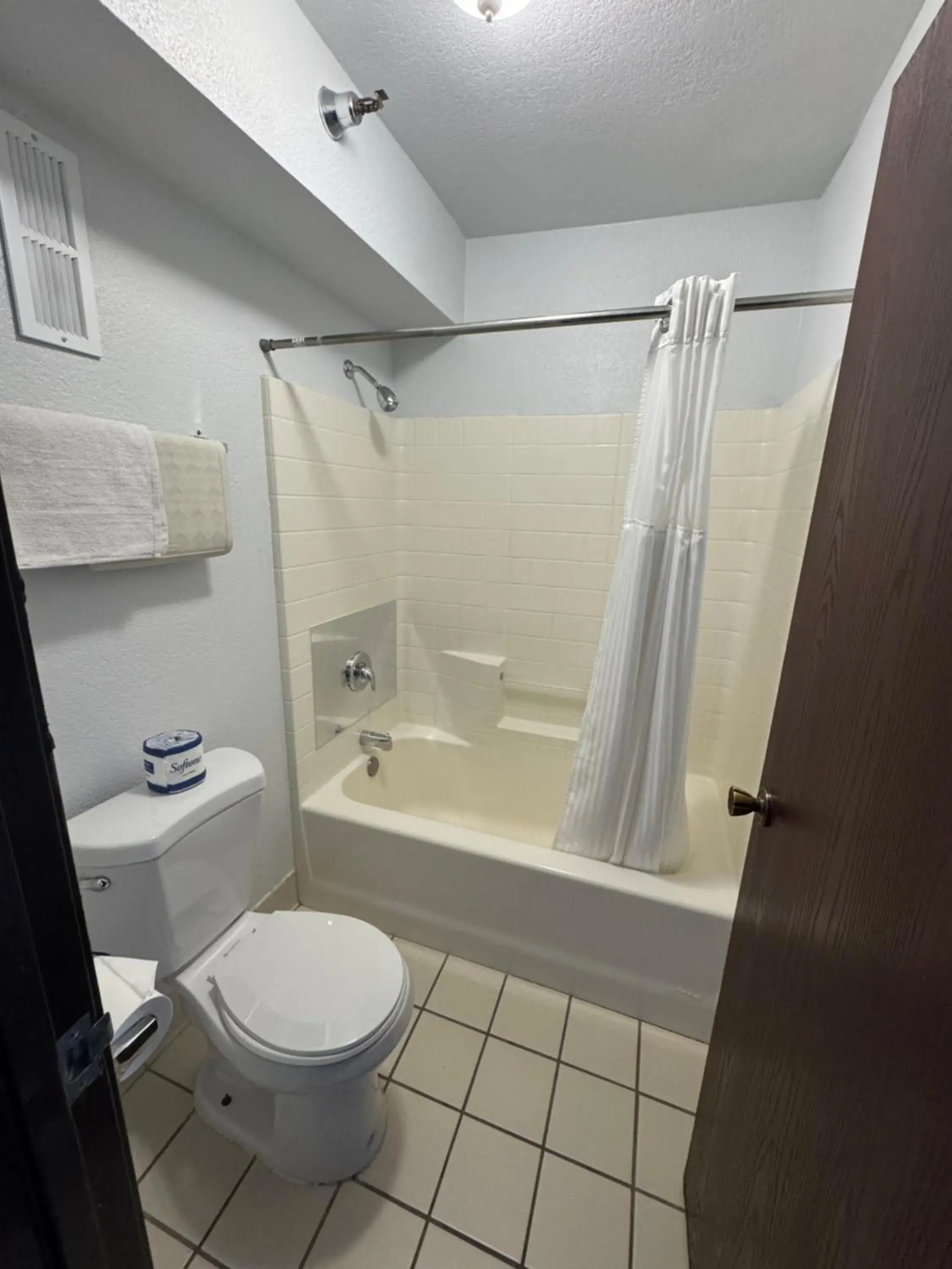 Double Room with Two Double Beds with River View in The New Pioneer Double Room with Two Double Beds with River View in The New Pioneer