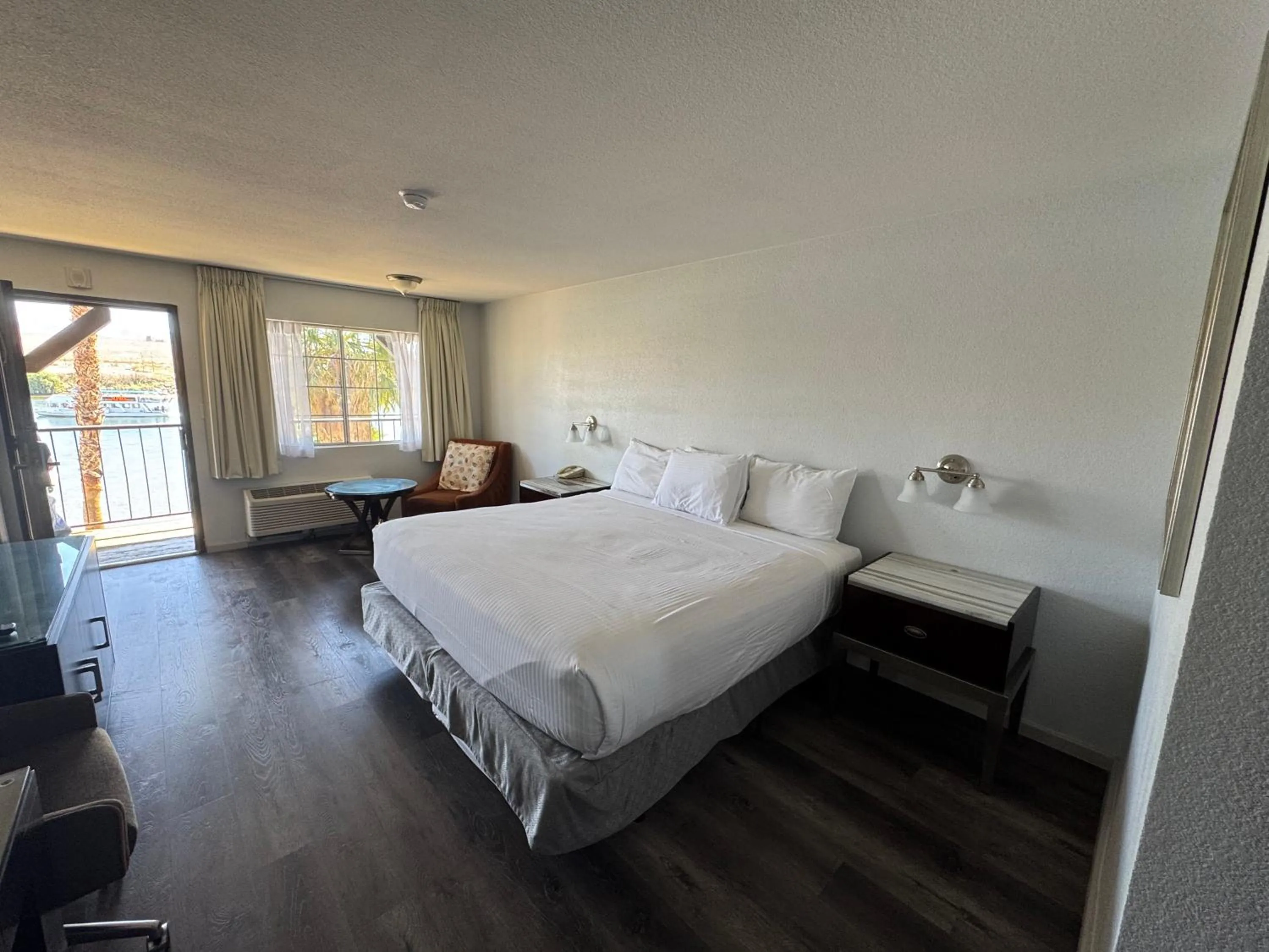 Bed in The New Pioneer