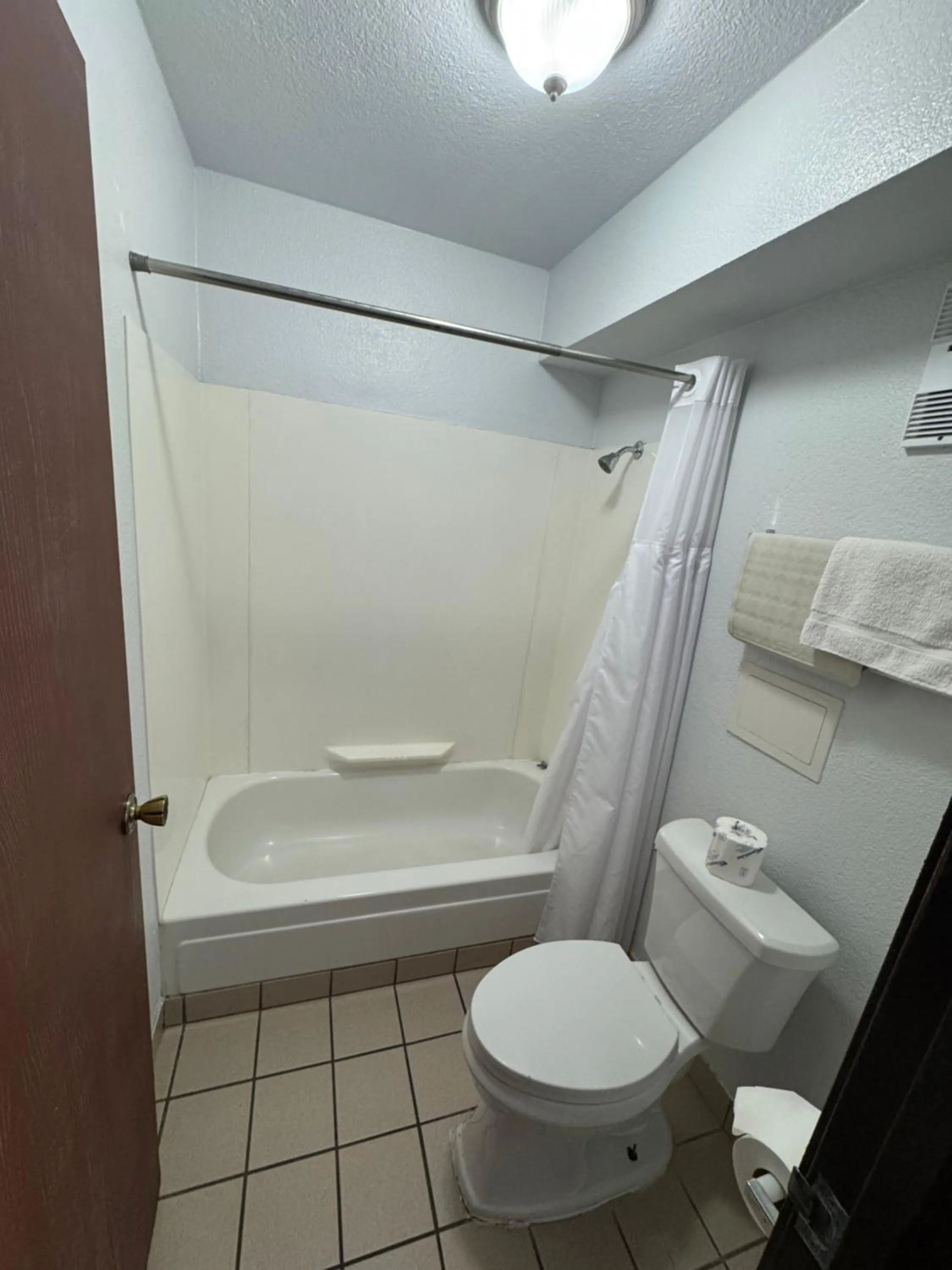 Bathroom in The New Pioneer