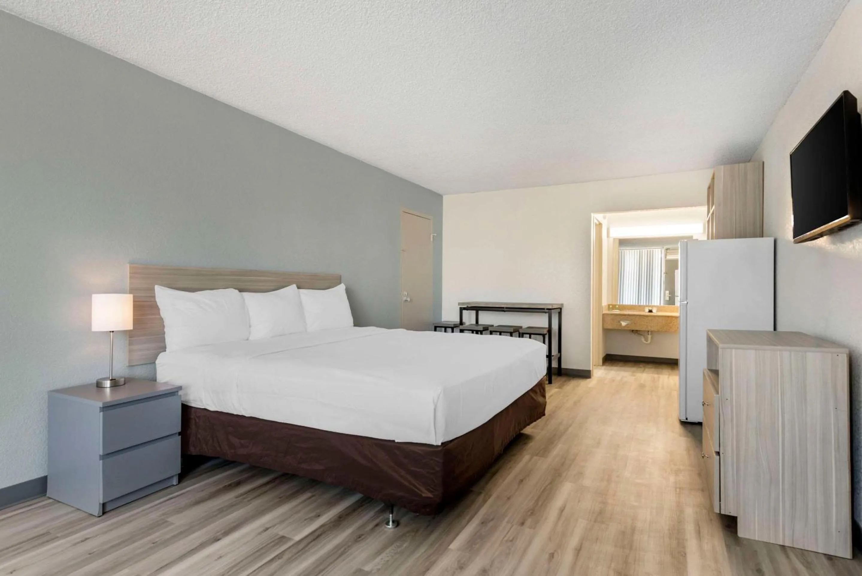 Bedroom, Bed in Suburban Studios Pueblo North