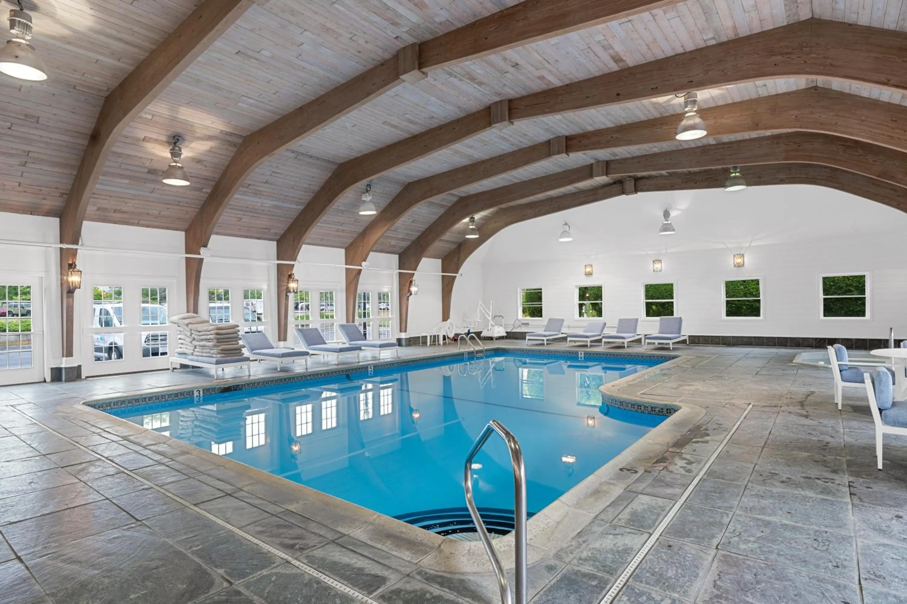 Swimming pool in Nantucket Inn