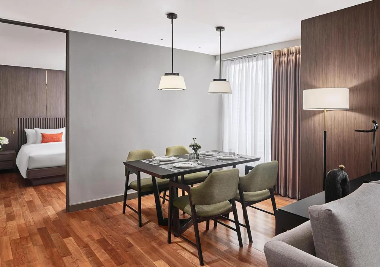 Dining area, Bed in Fraser Suites Sukhumvit Bangkok
