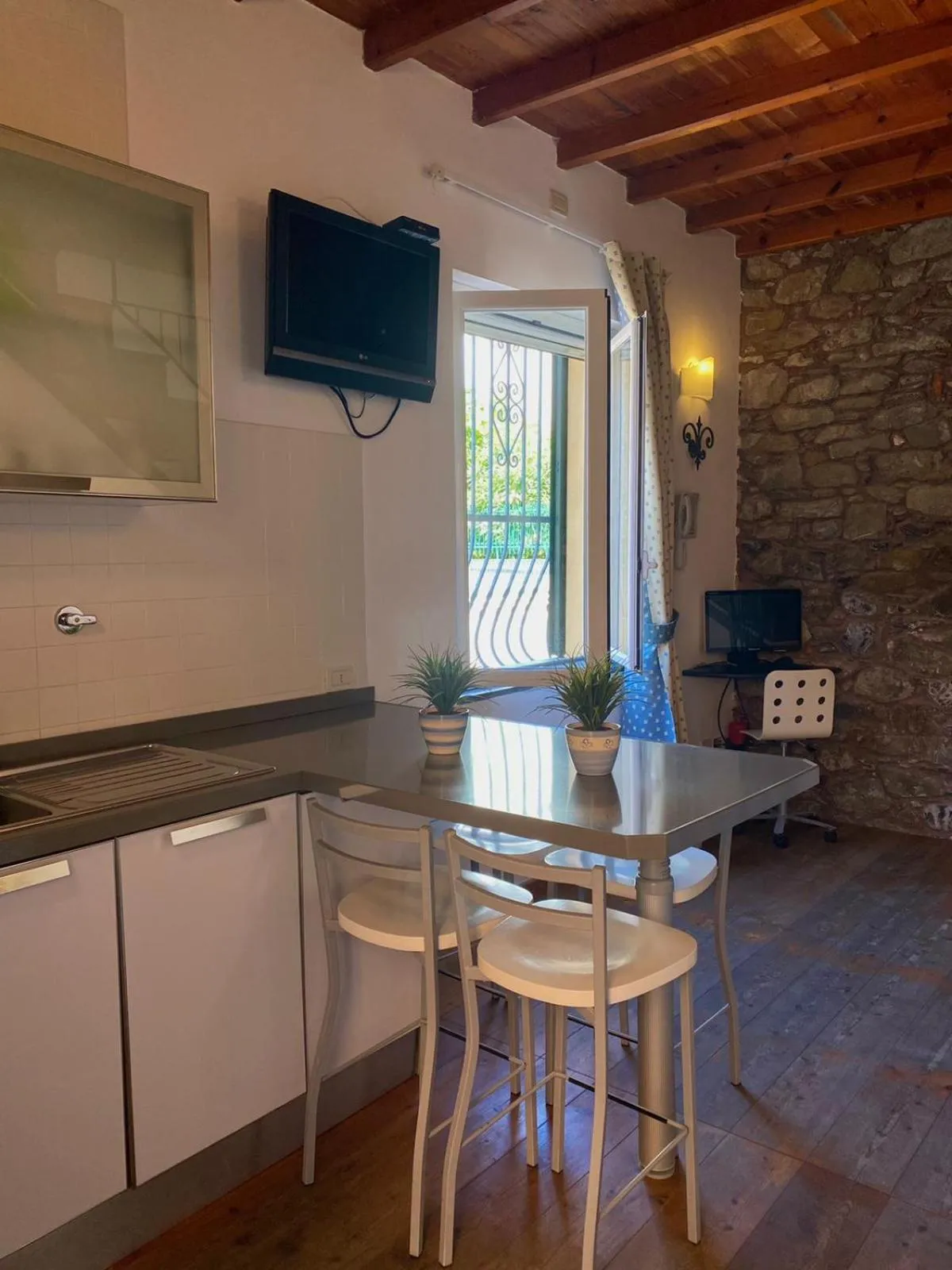 Kitchen or kitchenette in Clelia Apartments - Deiva Marina