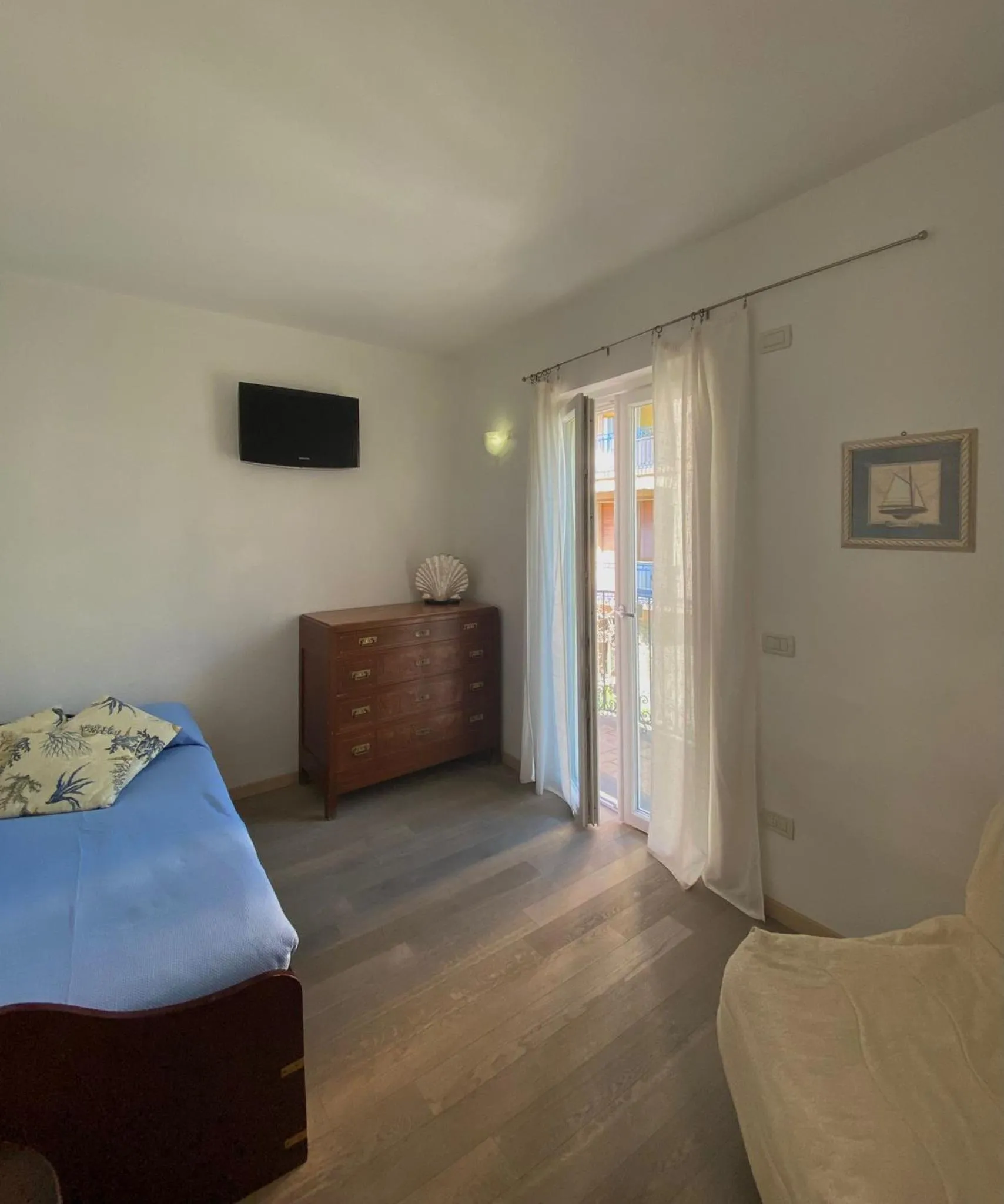 Bedroom, Bed in Clelia Apartments - Deiva Marina