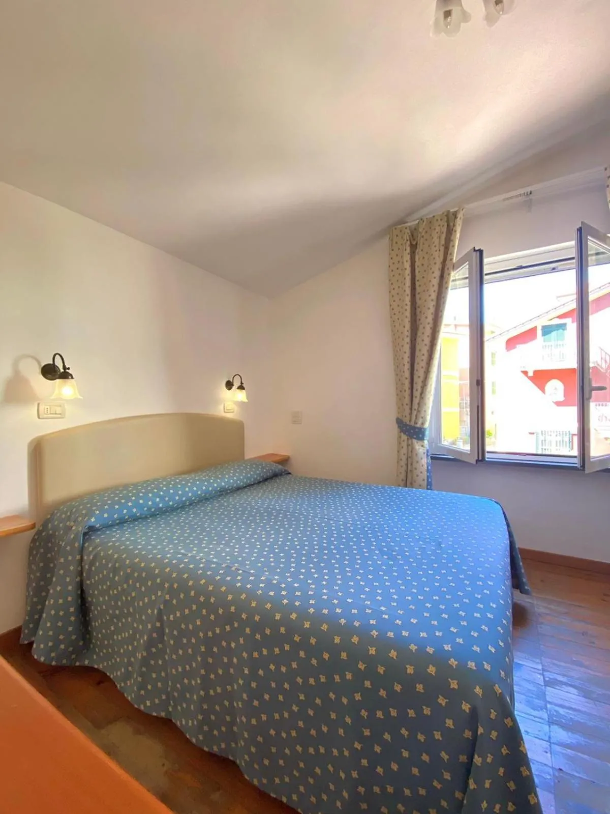 Bedroom, Bed in Clelia Apartments - Deiva Marina