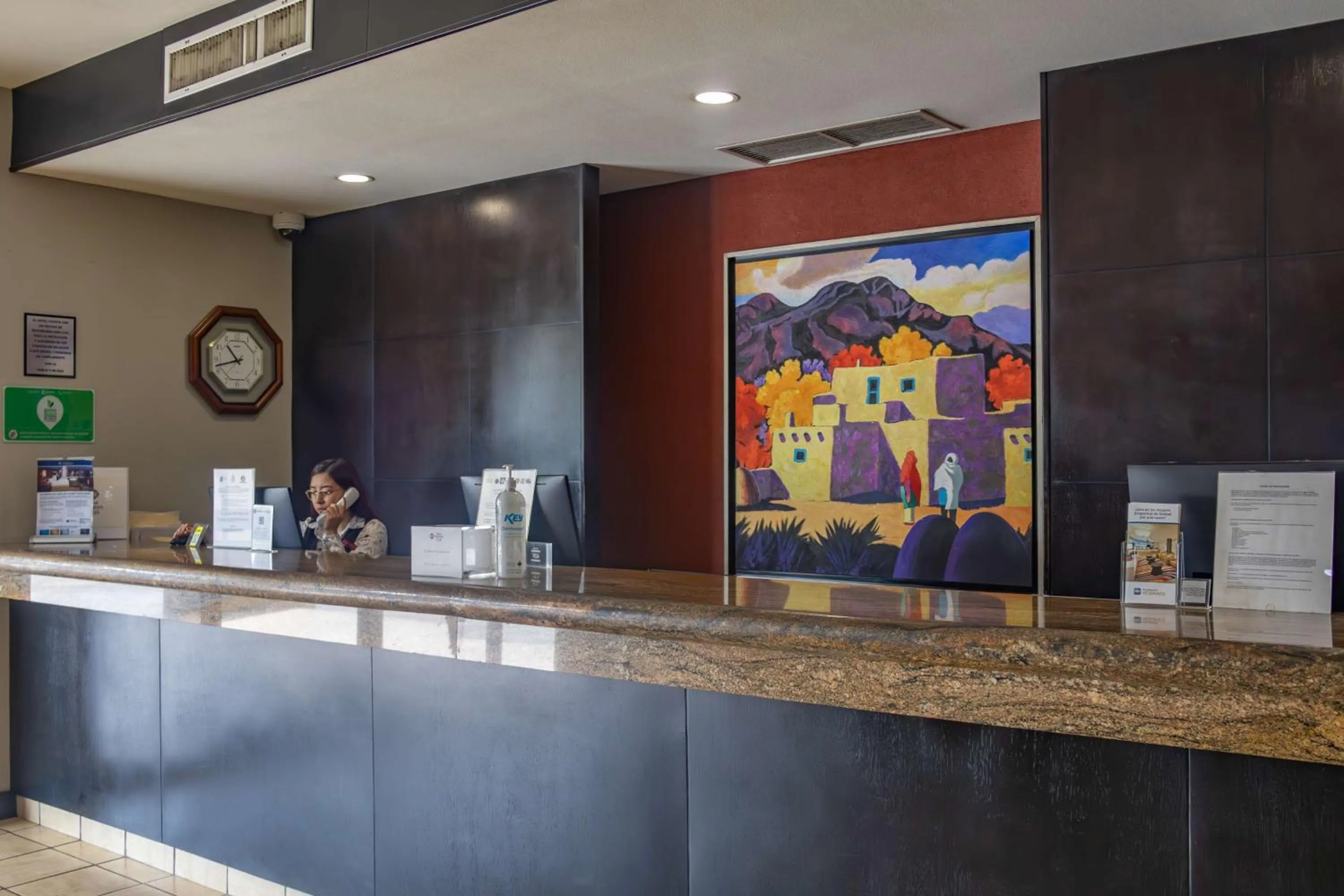Lobby or reception in Best Western PLUS Monterrey Airport