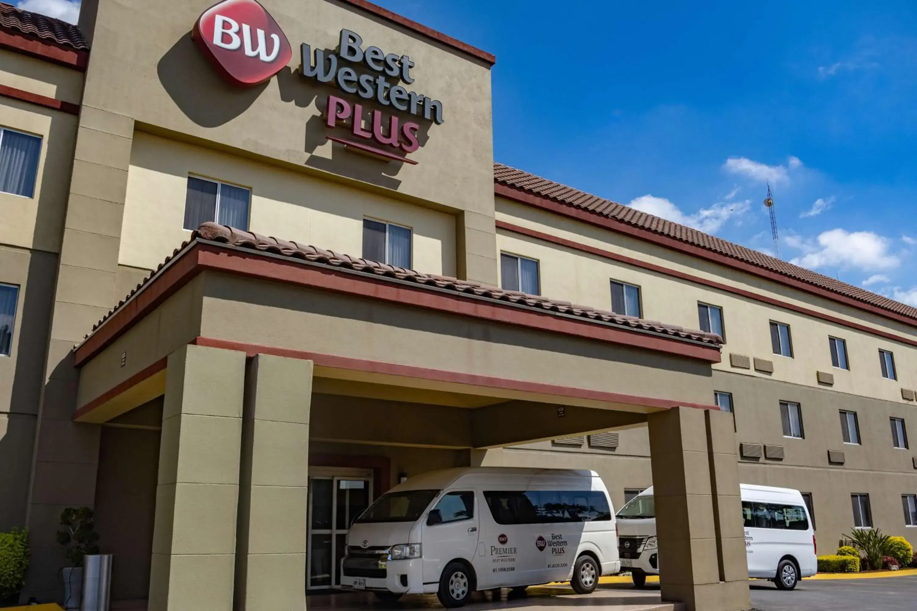 Property building in Best Western PLUS Monterrey Airport Property building in Best Western PLUS Monterrey Airport