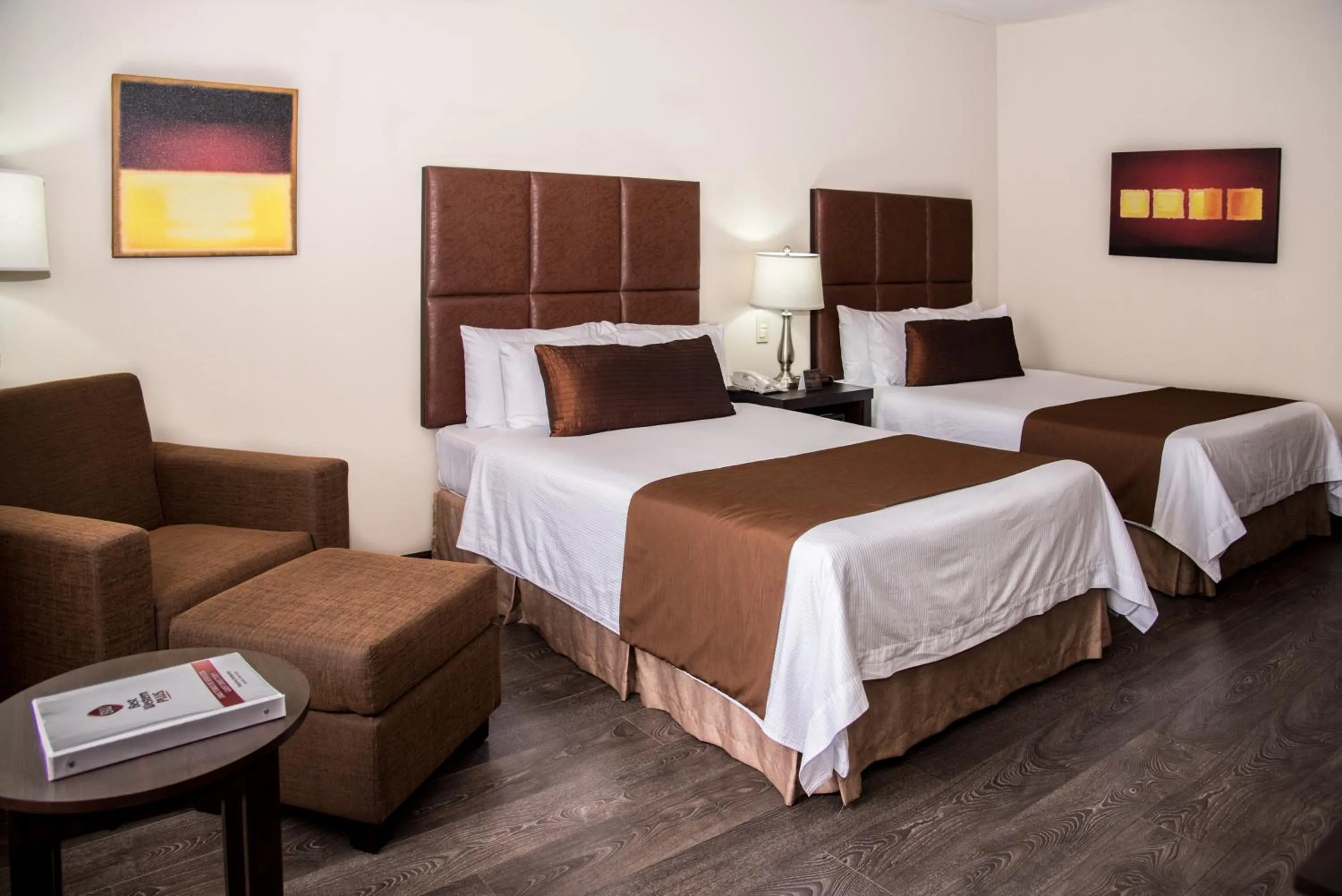 Bed in Best Western PLUS Monterrey Airport