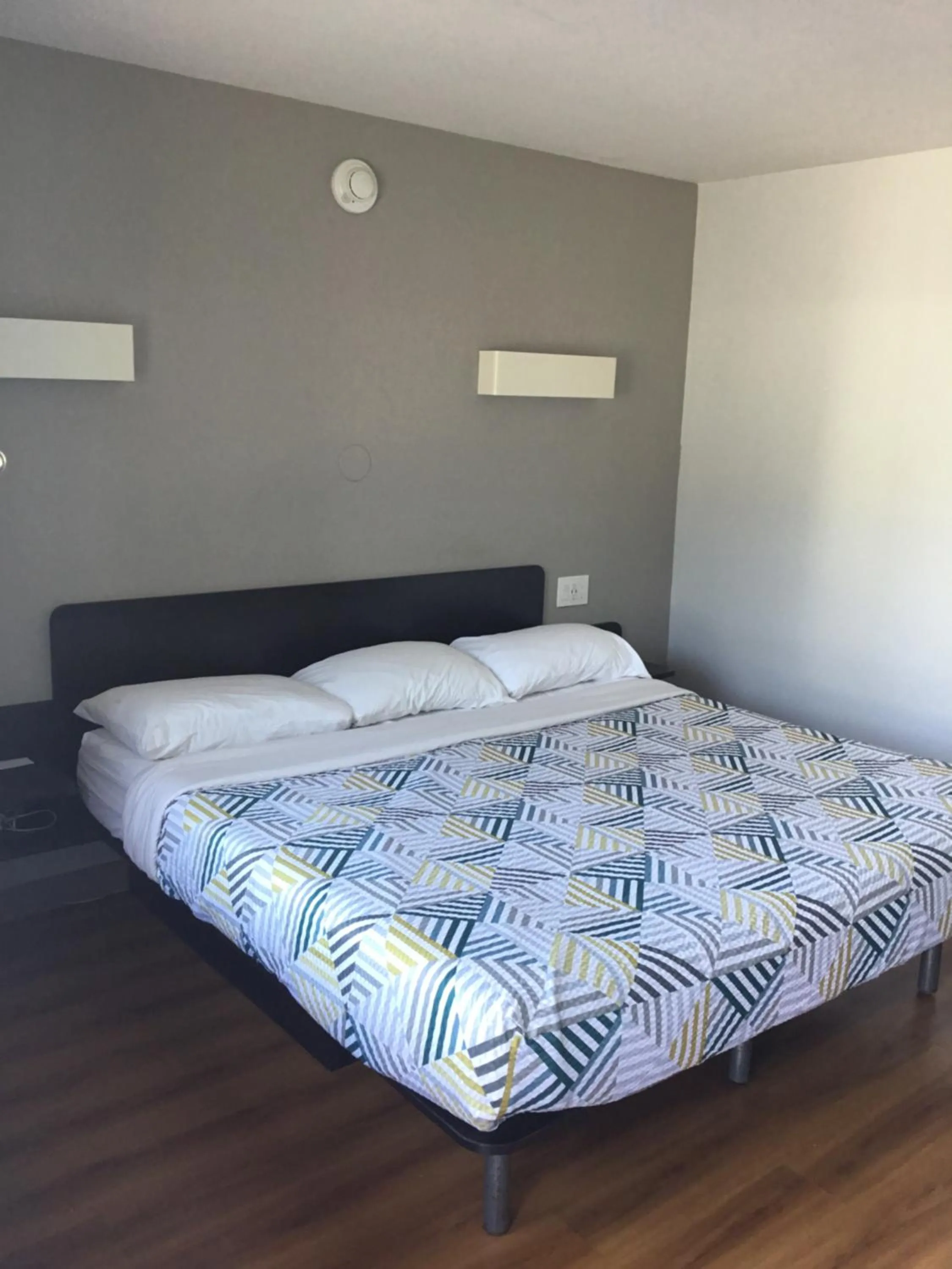 Bed in Motel 6-El Paso, TX - West