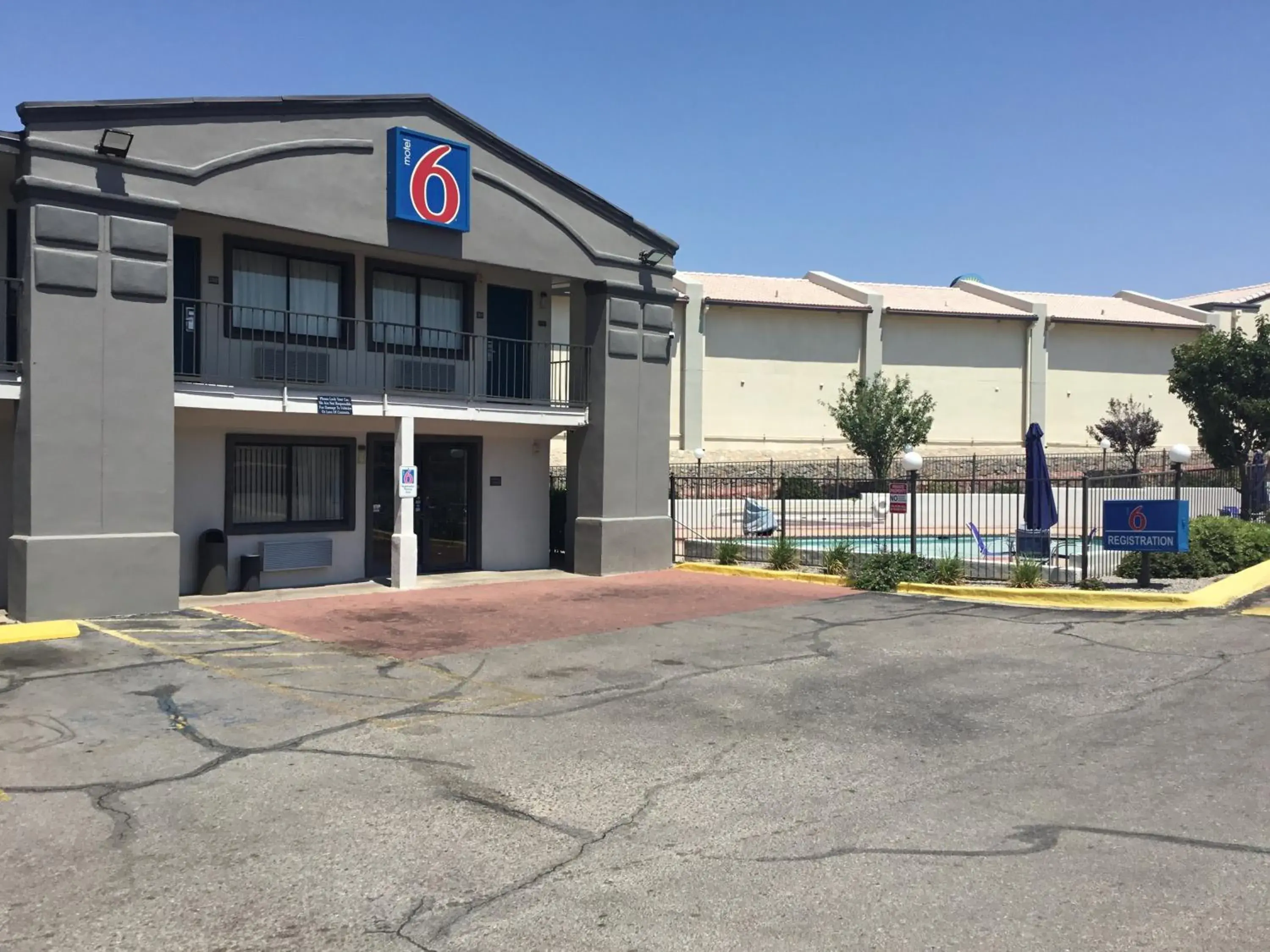 Property building in Motel 6-El Paso, TX - West Property building in Motel 6-El Paso, TX - West