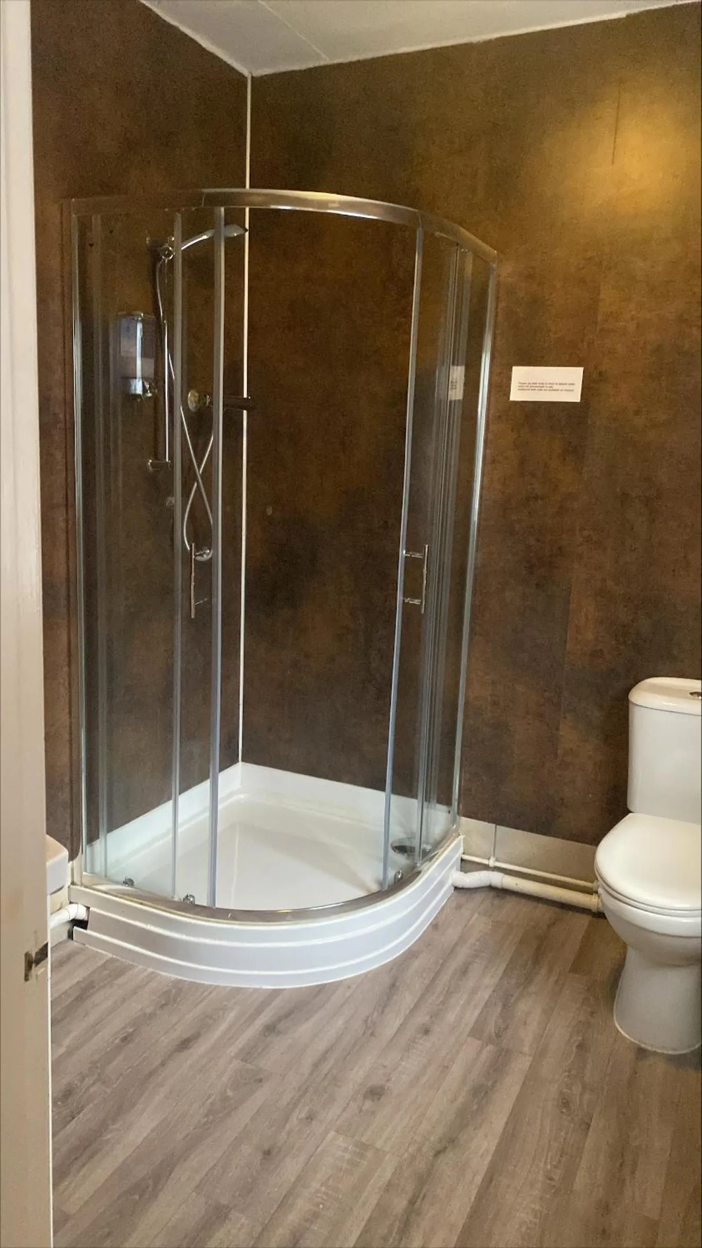 Shower in The Pack Horse