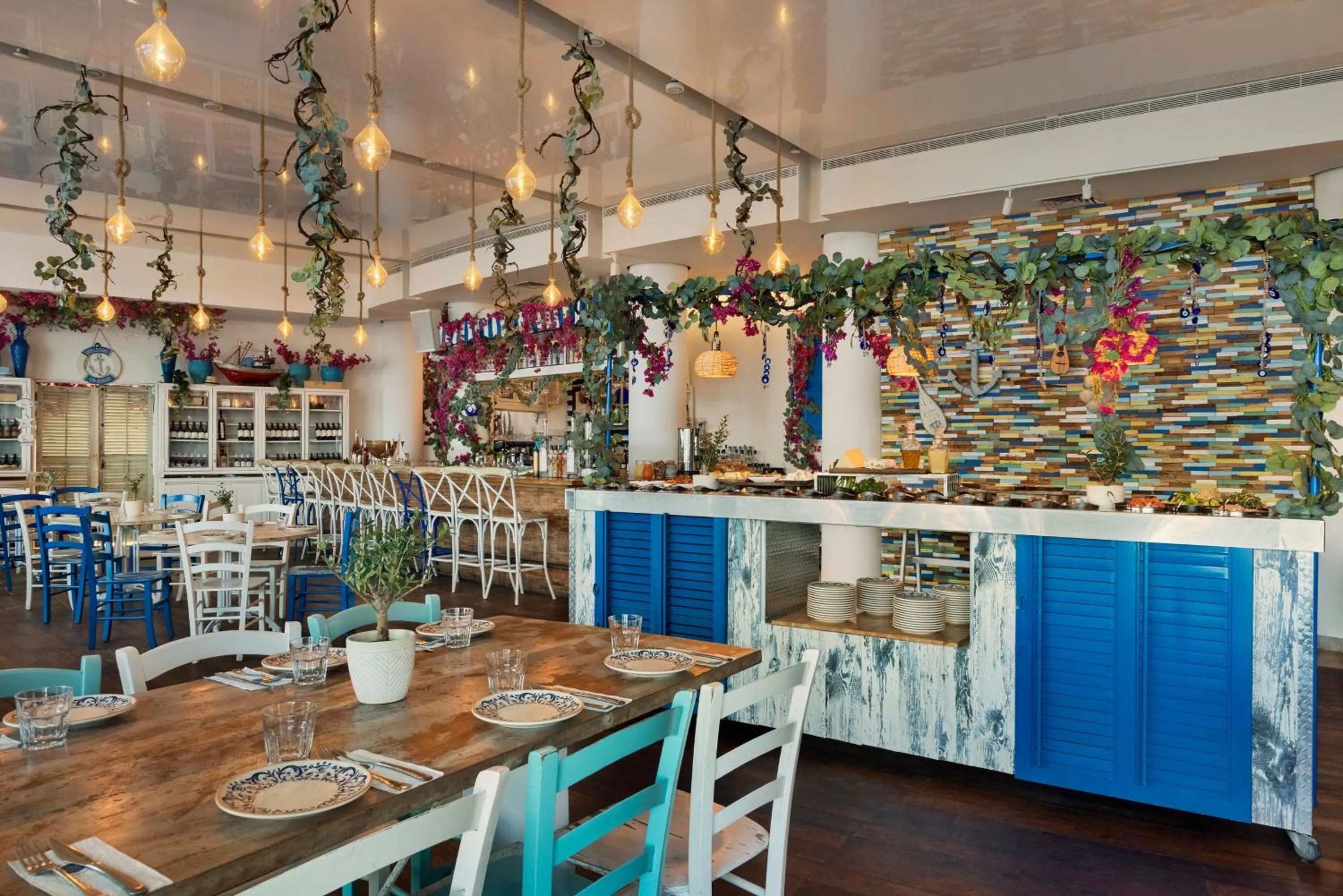 Restaurant/places to eat in West Tel Aviv- All Suites Hotel By The Sea