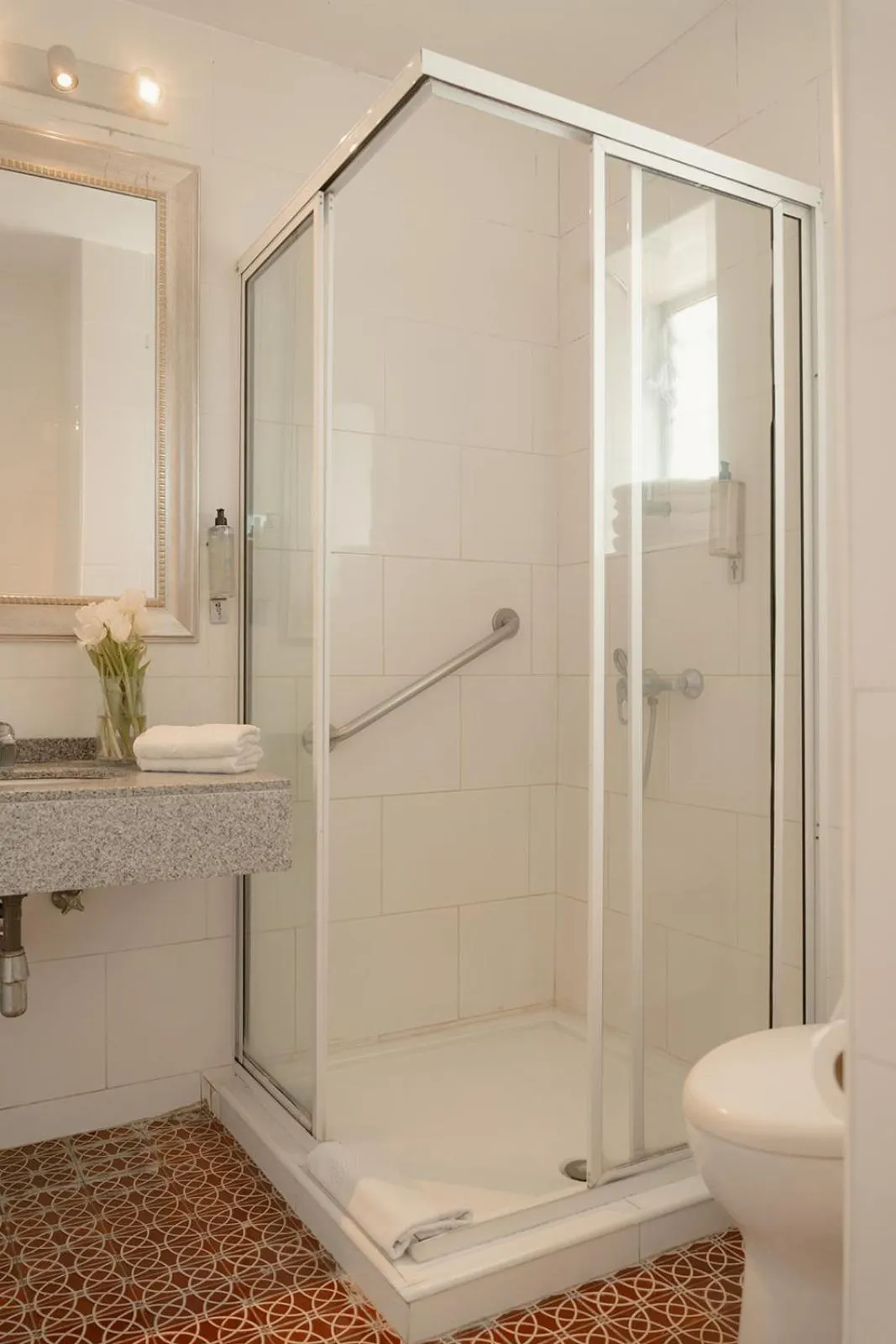 Shower in Panamericana Hotel Arica